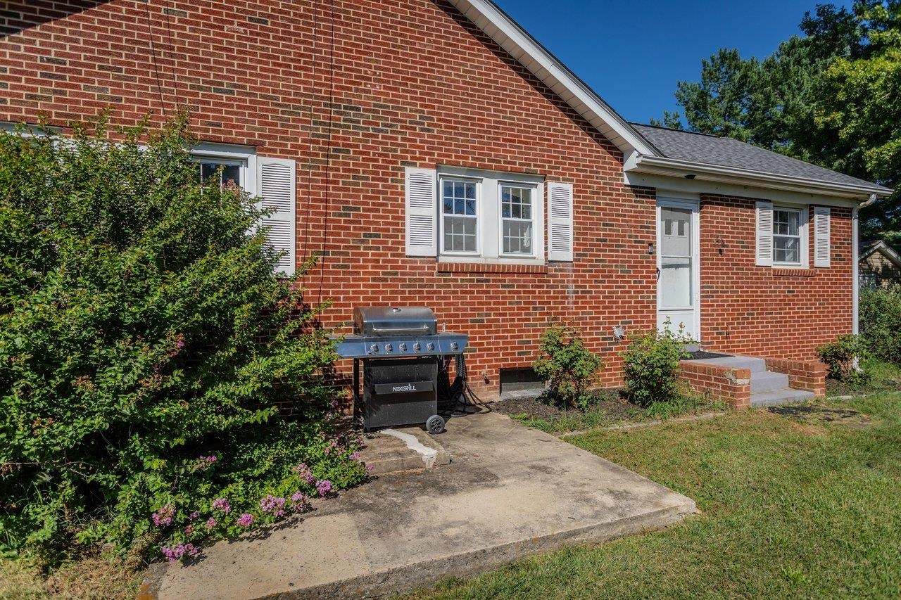 14559 SOUTH EAST SIDE HWY, GROTTOES, Virginia 24441, 3 Bedrooms Bedrooms, ,1 BathroomBathrooms,Residential,14559 SOUTH EAST SIDE HWY,680329 MLS # 680329 14559 SOUTH EAST SIDE HWY, GROTTOES, Virginia 24441, 3 Bedrooms Bedrooms, ,1 BathroomBathrooms,Residential,14559 SOUTH EAST SIDE HWY,680329 MLS # 680329