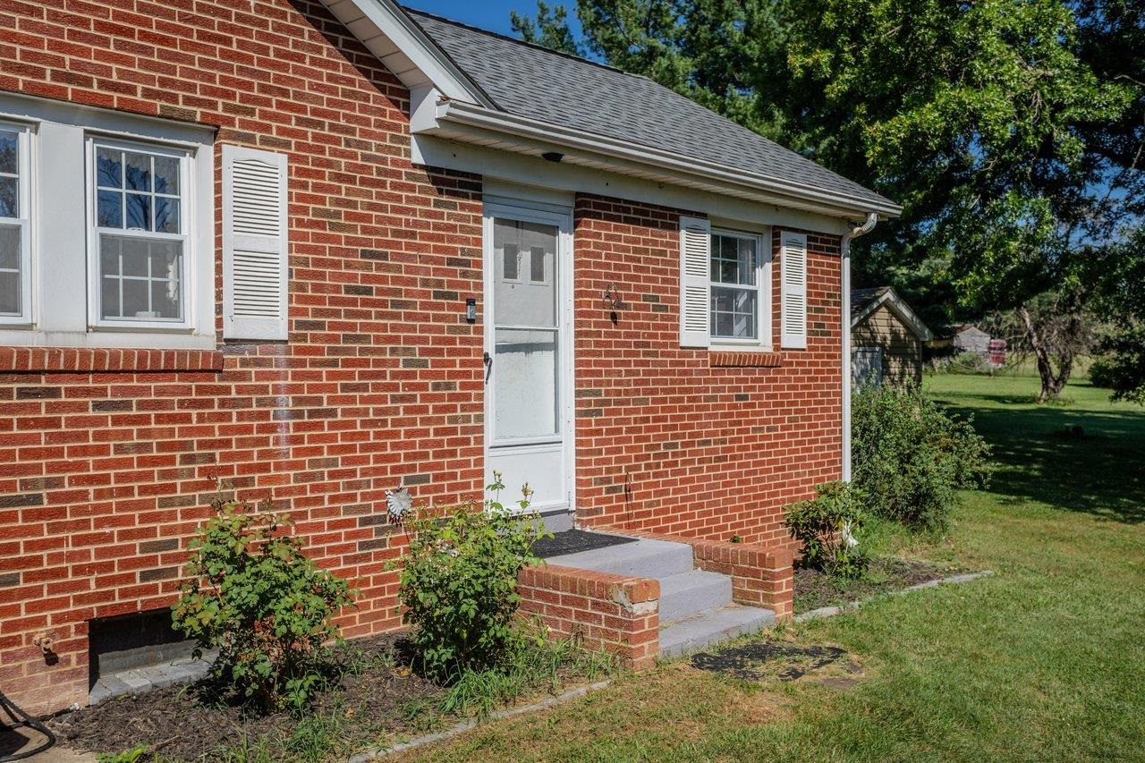 14559 SOUTH EAST SIDE HWY, GROTTOES, Virginia 24441, 3 Bedrooms Bedrooms, ,1 BathroomBathrooms,Residential,14559 SOUTH EAST SIDE HWY,680329 MLS # 680329 14559 SOUTH EAST SIDE HWY, GROTTOES, Virginia 24441, 3 Bedrooms Bedrooms, ,1 BathroomBathrooms,Residential,14559 SOUTH EAST SIDE HWY,680329 MLS # 680329