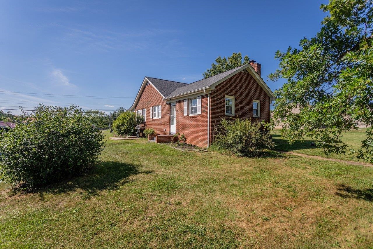 14559 SOUTH EAST SIDE HWY, GROTTOES, Virginia 24441, 3 Bedrooms Bedrooms, ,1 BathroomBathrooms,Residential,14559 SOUTH EAST SIDE HWY,680329 MLS # 680329 14559 SOUTH EAST SIDE HWY, GROTTOES, Virginia 24441, 3 Bedrooms Bedrooms, ,1 BathroomBathrooms,Residential,14559 SOUTH EAST SIDE HWY,680329 MLS # 680329