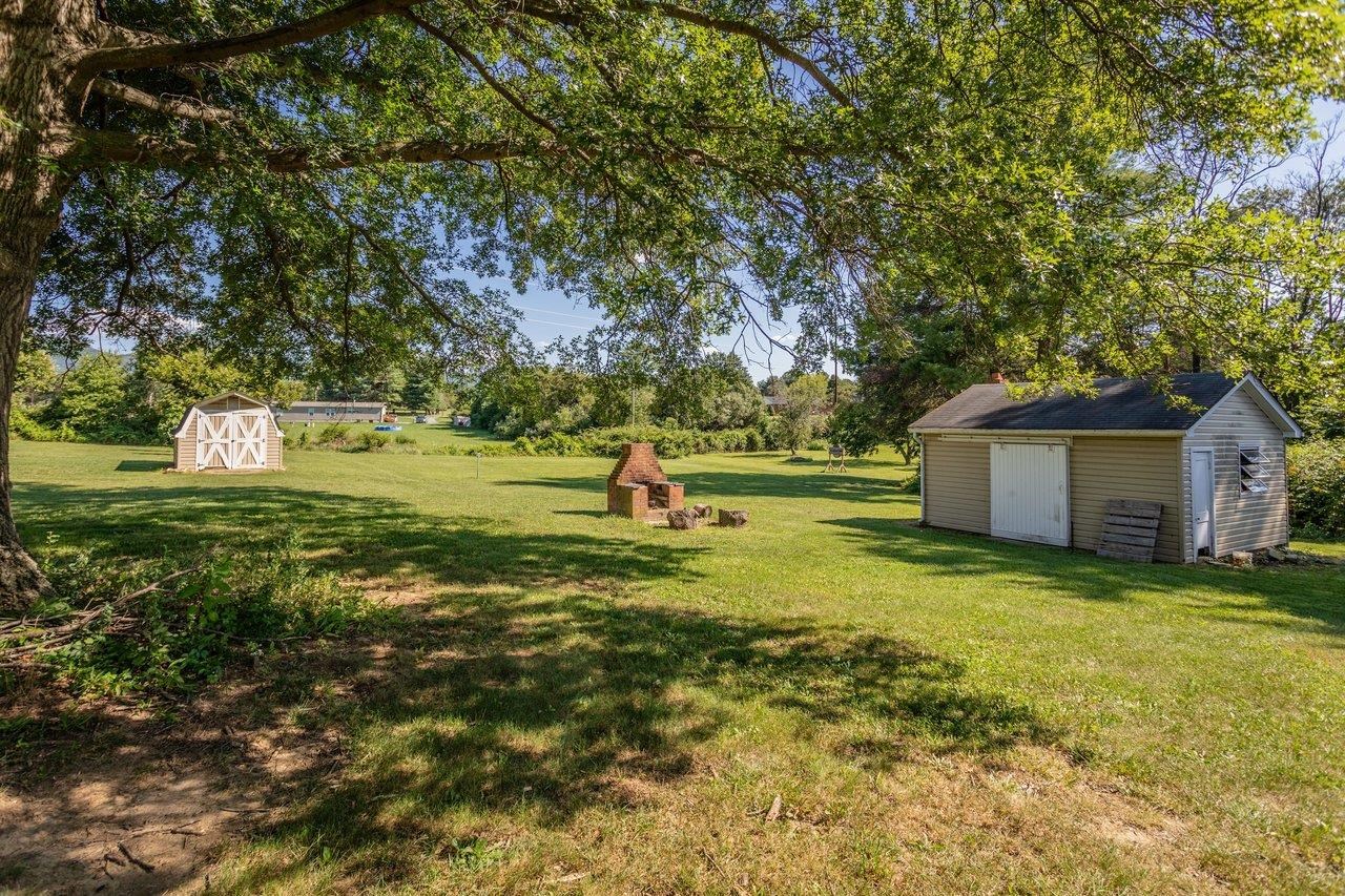 14559 SOUTH EAST SIDE HWY, GROTTOES, Virginia 24441, 3 Bedrooms Bedrooms, ,1 BathroomBathrooms,Residential,14559 SOUTH EAST SIDE HWY,680329 MLS # 680329 14559 SOUTH EAST SIDE HWY, GROTTOES, Virginia 24441, 3 Bedrooms Bedrooms, ,1 BathroomBathrooms,Residential,14559 SOUTH EAST SIDE HWY,680329 MLS # 680329