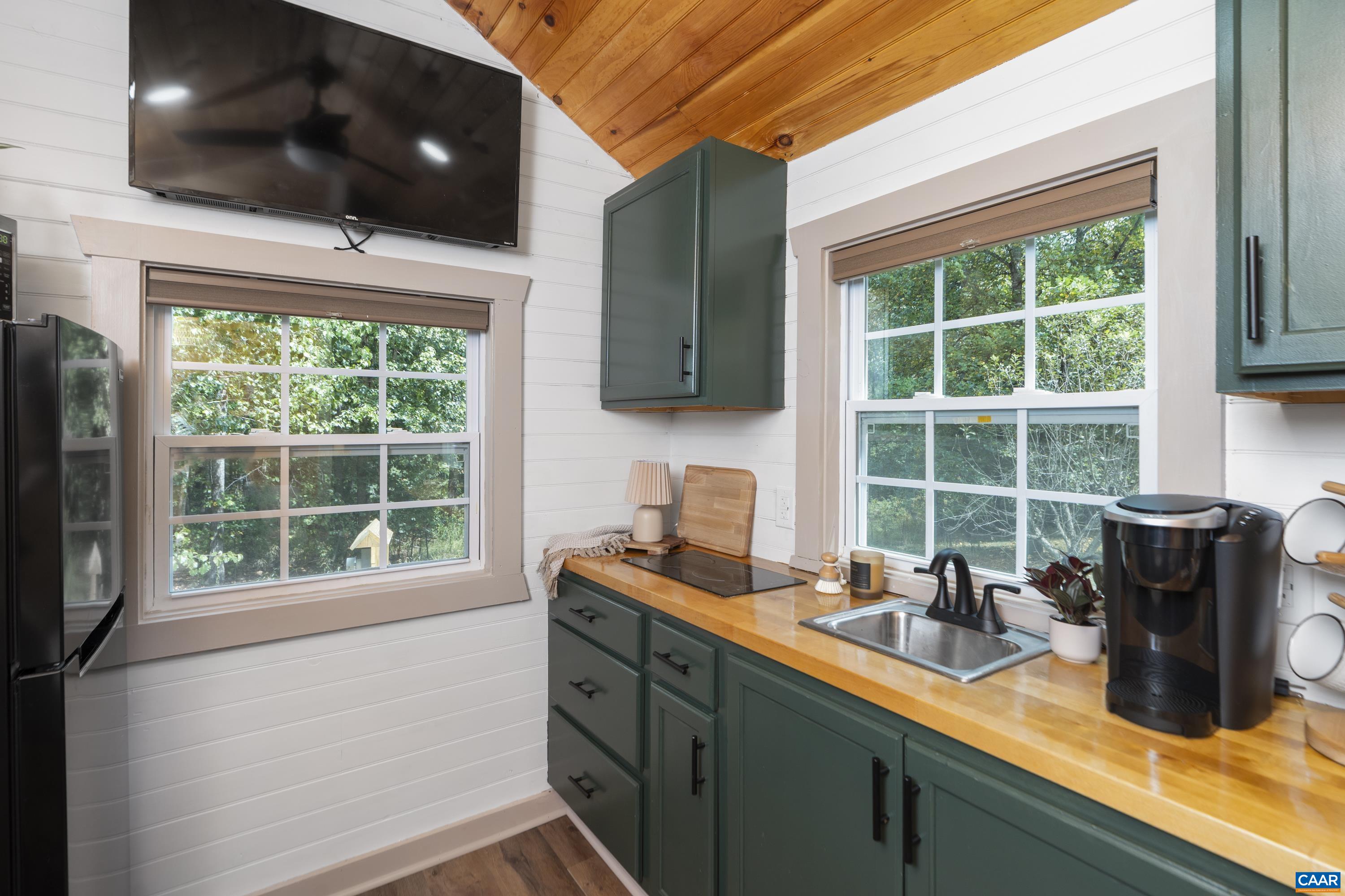 2082 WHITE ROCK RD, SCOTTSVILLE, Virginia 24590, 1 Bedroom Bedrooms, ,1 BathroomBathrooms,Residential,The Wandering Yak,2082 WHITE ROCK RD,680330 MLS # 680330 2082 WHITE ROCK RD, SCOTTSVILLE, Virginia 24590, 1 Bedroom Bedrooms, ,1 BathroomBathrooms,Residential,The Wandering Yak,2082 WHITE ROCK RD,680330 MLS # 680330