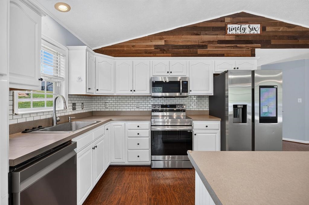 96 SOMERSET DR, WEYERS CAVE, Virginia 24486, 3 Bedrooms Bedrooms, ,2 BathroomsBathrooms,Residential,96 SOMERSET DR,680338 MLS # 680338 96 SOMERSET DR, WEYERS CAVE, Virginia 24486, 3 Bedrooms Bedrooms, ,2 BathroomsBathrooms,Residential,96 SOMERSET DR,680338 MLS # 680338