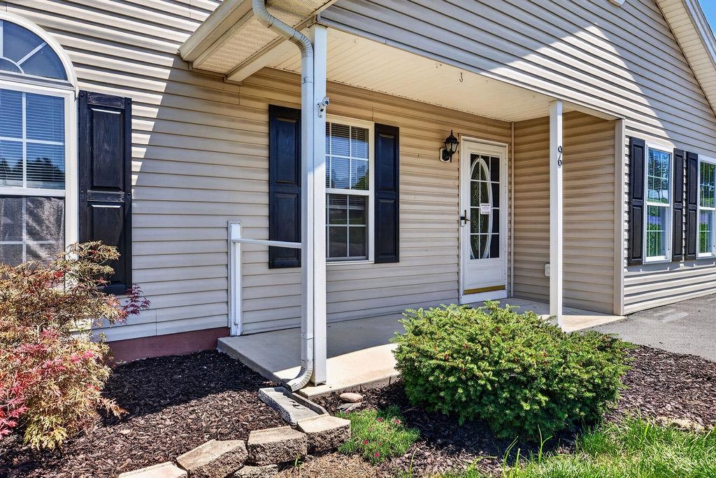96 SOMERSET DR, WEYERS CAVE, Virginia 24486, 3 Bedrooms Bedrooms, ,2 BathroomsBathrooms,Residential,96 SOMERSET DR,680338 MLS # 680338 96 SOMERSET DR, WEYERS CAVE, Virginia 24486, 3 Bedrooms Bedrooms, ,2 BathroomsBathrooms,Residential,96 SOMERSET DR,680338 MLS # 680338