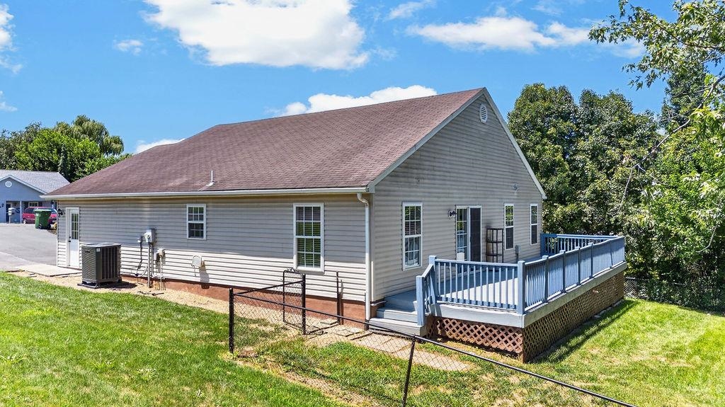 96 SOMERSET DR, WEYERS CAVE, Virginia 24486, 3 Bedrooms Bedrooms, ,2 BathroomsBathrooms,Residential,96 SOMERSET DR,680338 MLS # 680338 96 SOMERSET DR, WEYERS CAVE, Virginia 24486, 3 Bedrooms Bedrooms, ,2 BathroomsBathrooms,Residential,96 SOMERSET DR,680338 MLS # 680338