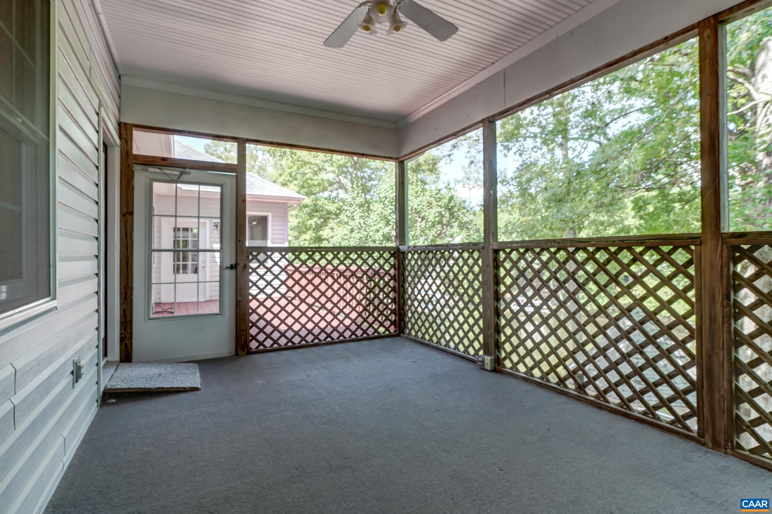 Enjoy outdoor dining and entertaining on the screened porch with lake views! Enjoy outdoor dining and entertaining on the screened porch with lake views!