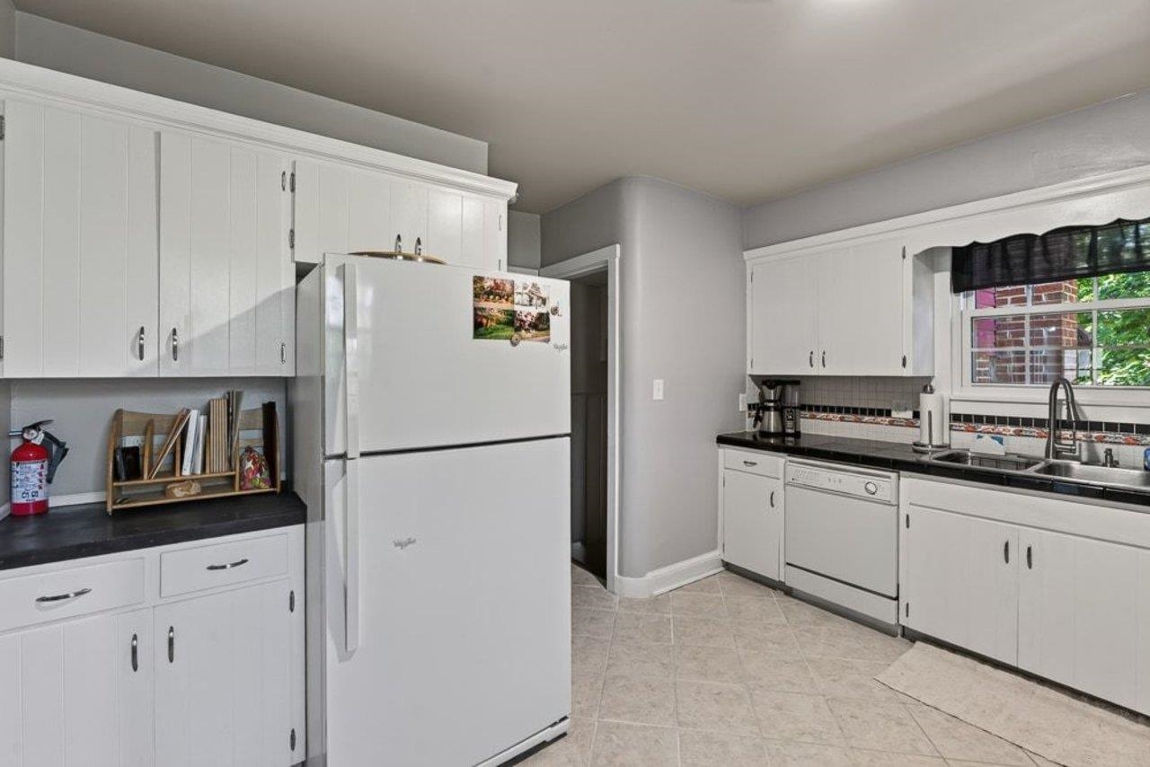 110 CRESCENT DR, HARRISONBURG, Virginia 22801, 3 Bedrooms Bedrooms, ,2 BathroomsBathrooms,Residential,110 CRESCENT DR,680349 MLS # 680349 110 CRESCENT DR, HARRISONBURG, Virginia 22801, 3 Bedrooms Bedrooms, ,2 BathroomsBathrooms,Residential,110 CRESCENT DR,680349 MLS # 680349