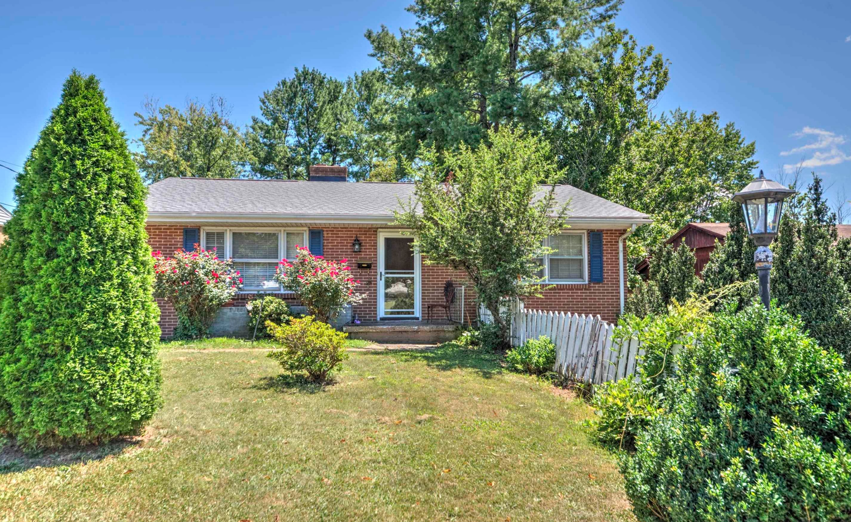 2210 BARE ST, STAUNTON, Virginia 24401, 3 Bedrooms Bedrooms, ,1 BathroomBathrooms,Residential,2210 BARE ST,680353 MLS # 680353 2210 BARE ST, STAUNTON, Virginia 24401, 3 Bedrooms Bedrooms, ,1 BathroomBathrooms,Residential,2210 BARE ST,680353 MLS # 680353