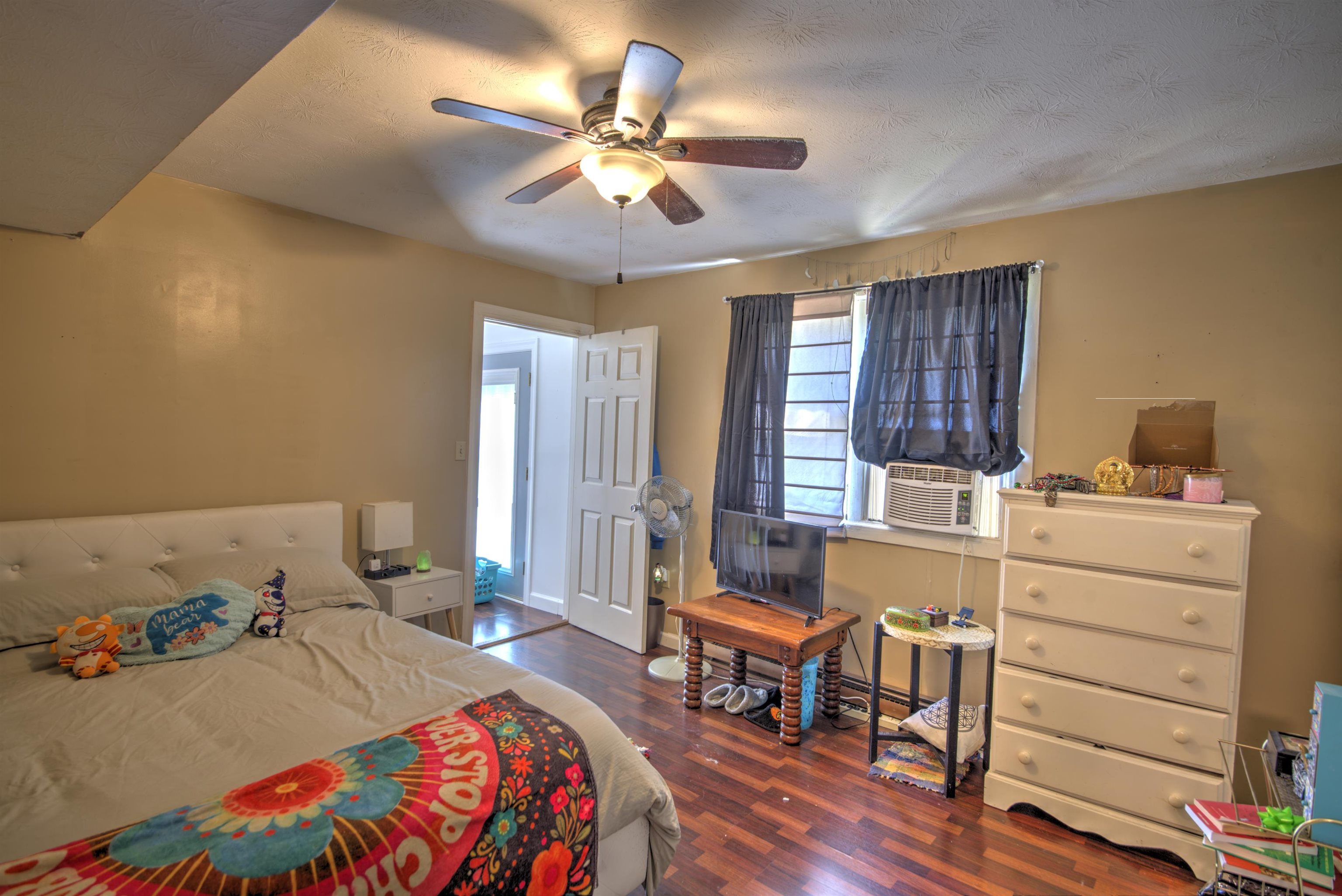 2210 BARE ST, STAUNTON, Virginia 24401, 3 Bedrooms Bedrooms, ,1 BathroomBathrooms,Residential,2210 BARE ST,680353 MLS # 680353 2210 BARE ST, STAUNTON, Virginia 24401, 3 Bedrooms Bedrooms, ,1 BathroomBathrooms,Residential,2210 BARE ST,680353 MLS # 680353