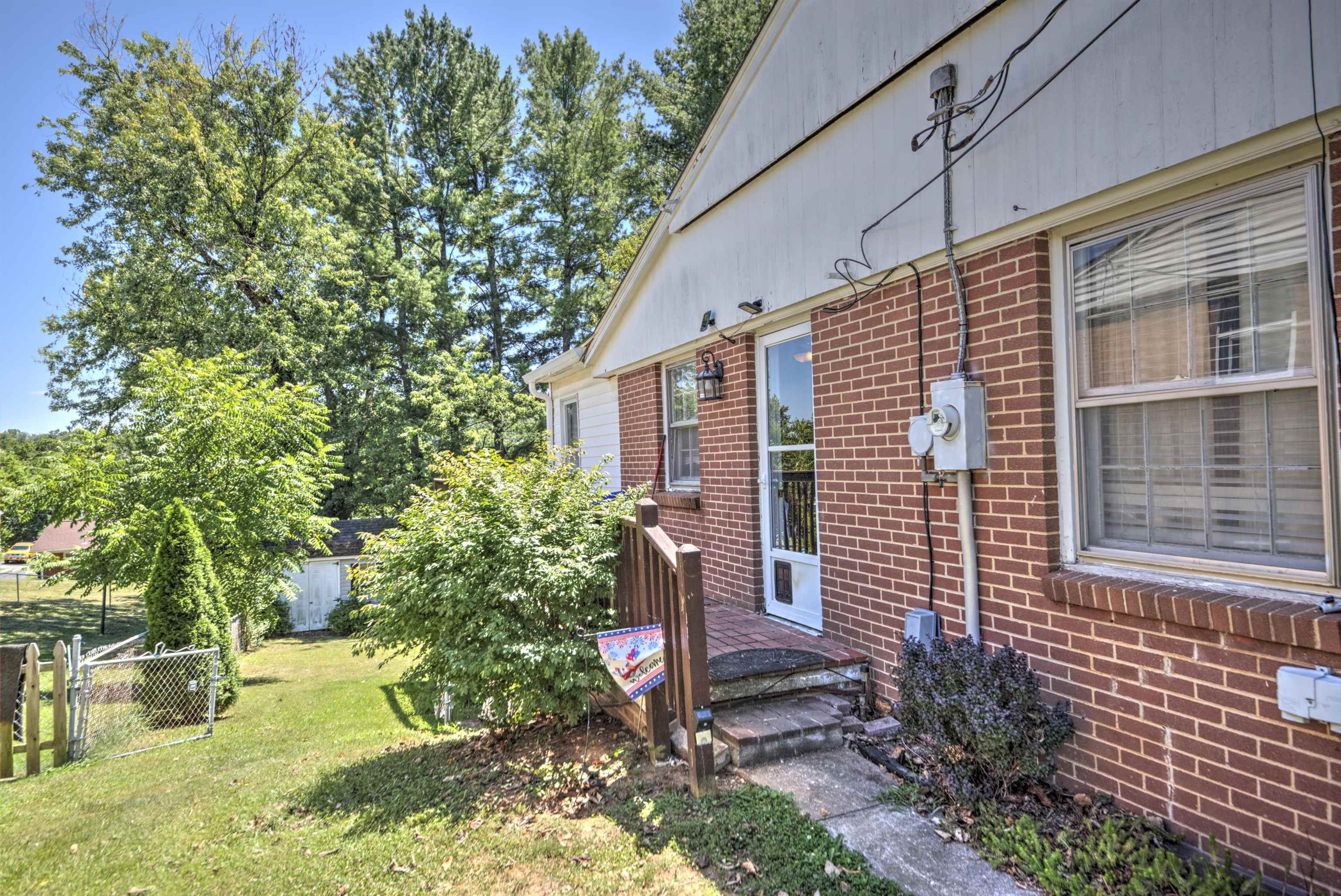 2210 BARE ST, STAUNTON, Virginia 24401, 3 Bedrooms Bedrooms, ,1 BathroomBathrooms,Residential,2210 BARE ST,680353 MLS # 680353 2210 BARE ST, STAUNTON, Virginia 24401, 3 Bedrooms Bedrooms, ,1 BathroomBathrooms,Residential,2210 BARE ST,680353 MLS # 680353
