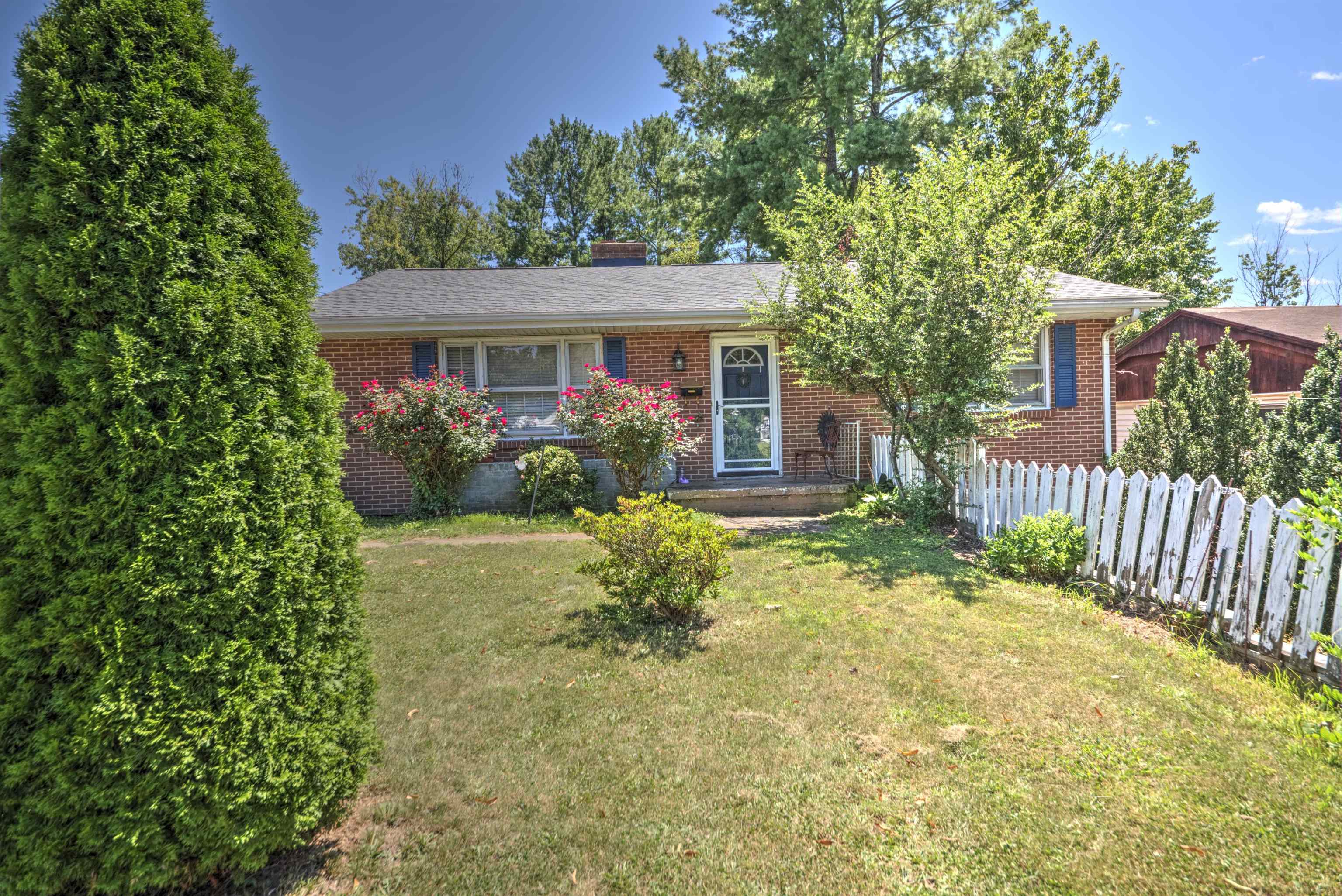 2210 BARE ST, STAUNTON, Virginia 24401, 3 Bedrooms Bedrooms, ,1 BathroomBathrooms,Residential,2210 BARE ST,680353 MLS # 680353 2210 BARE ST, STAUNTON, Virginia 24401, 3 Bedrooms Bedrooms, ,1 BathroomBathrooms,Residential,2210 BARE ST,680353 MLS # 680353