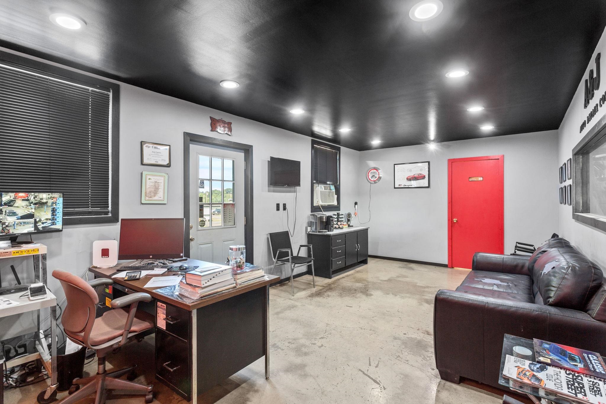 140 CHARLES ST, HARRISONBURG, Virginia 22802, ,Commercial,140 CHARLES ST,680386 MLS # 680386 140 CHARLES ST, HARRISONBURG, Virginia 22802, ,Commercial,140 CHARLES ST,680386 MLS # 680386