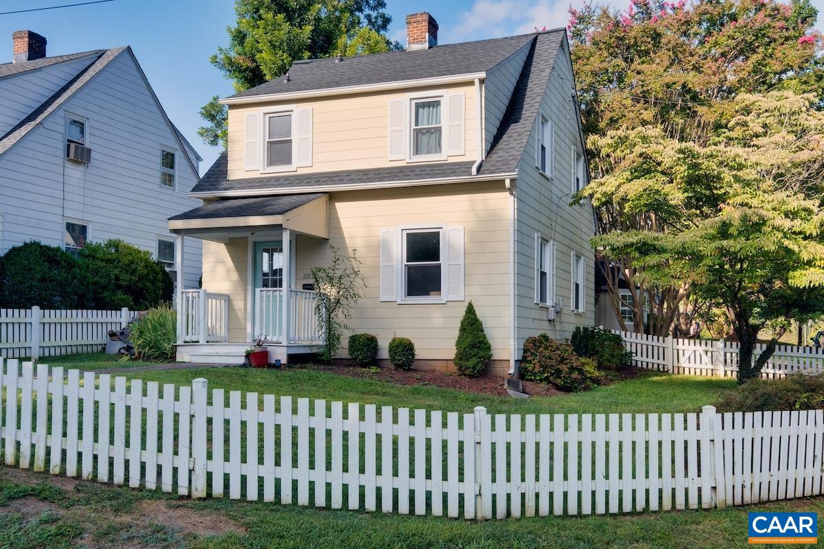 2217 HILL ST, CHARLOTTESVILLE, Virginia 22903, 3 Bedrooms Bedrooms, ,1 BathroomBathrooms,Residential,2217 HILL ST,680211 MLS # 680211 2217 HILL ST, CHARLOTTESVILLE, Virginia 22903, 3 Bedrooms Bedrooms, ,1 BathroomBathrooms,Residential,2217 HILL ST,680211 MLS # 680211