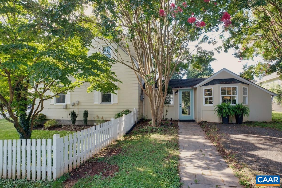 2217 HILL ST, CHARLOTTESVILLE, Virginia 22903, 3 Bedrooms Bedrooms, ,1 BathroomBathrooms,Residential,2217 HILL ST,680211 MLS # 680211 2217 HILL ST, CHARLOTTESVILLE, Virginia 22903, 3 Bedrooms Bedrooms, ,1 BathroomBathrooms,Residential,2217 HILL ST,680211 MLS # 680211