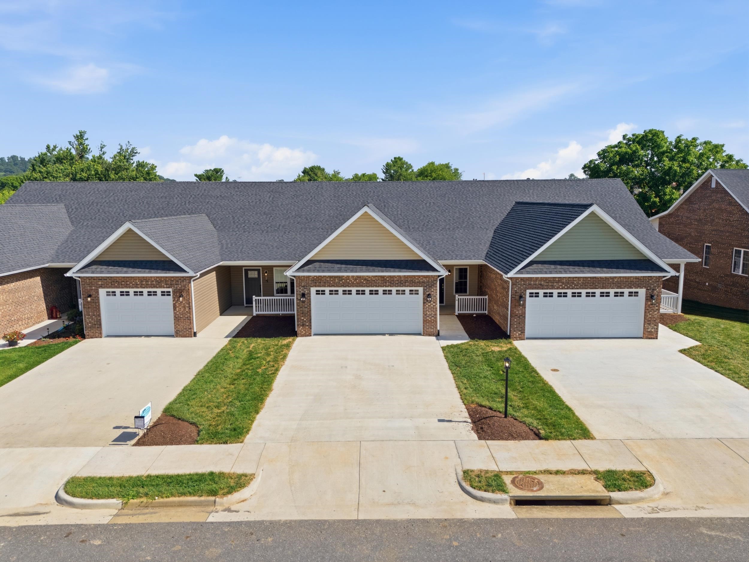76 FOSSIL DR, STUARTS DRAFT, Virginia 24477, 2 Bedrooms Bedrooms, ,2 BathroomsBathrooms,Residential,76 FOSSIL DR,680369 MLS # 680369