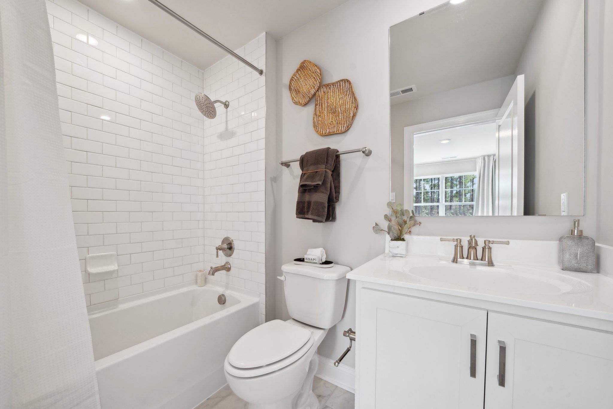 18 AVONWOODS DR, STAUNTON, Virginia 24401, 5 Bedrooms Bedrooms, ,4 BathroomsBathrooms,Residential,18 AVONWOODS DR,680376 MLS # 680376 18 AVONWOODS DR, STAUNTON, Virginia 24401, 5 Bedrooms Bedrooms, ,4 BathroomsBathrooms,Residential,18 AVONWOODS DR,680376 MLS # 680376