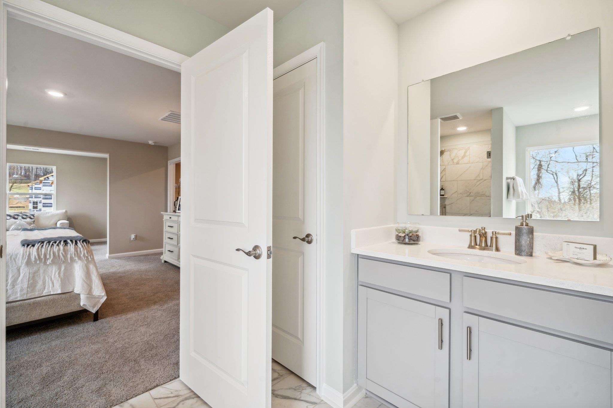 46 AVONWOODS DR, STAUNTON, Virginia 24401, 4 Bedrooms Bedrooms, ,3 BathroomsBathrooms,Residential,46 AVONWOODS DR,680378 MLS # 680378 46 AVONWOODS DR, STAUNTON, Virginia 24401, 4 Bedrooms Bedrooms, ,3 BathroomsBathrooms,Residential,46 AVONWOODS DR,680378 MLS # 680378