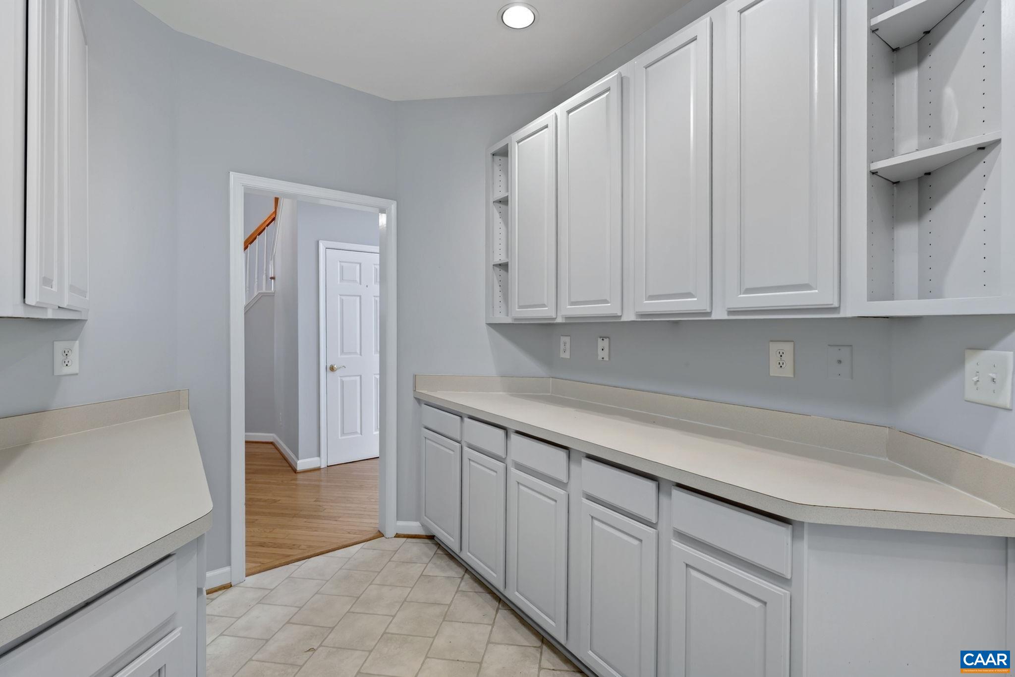 2309 RAVENSWOOD CT, CHARLOTTESVILLE, Virginia 22911, 3 Bedrooms Bedrooms, ,2 BathroomsBathrooms,Residential,2309 RAVENSWOOD CT,680380 MLS # 680380 2309 RAVENSWOOD CT, CHARLOTTESVILLE, Virginia 22911, 3 Bedrooms Bedrooms, ,2 BathroomsBathrooms,Residential,2309 RAVENSWOOD CT,680380 MLS # 680380
