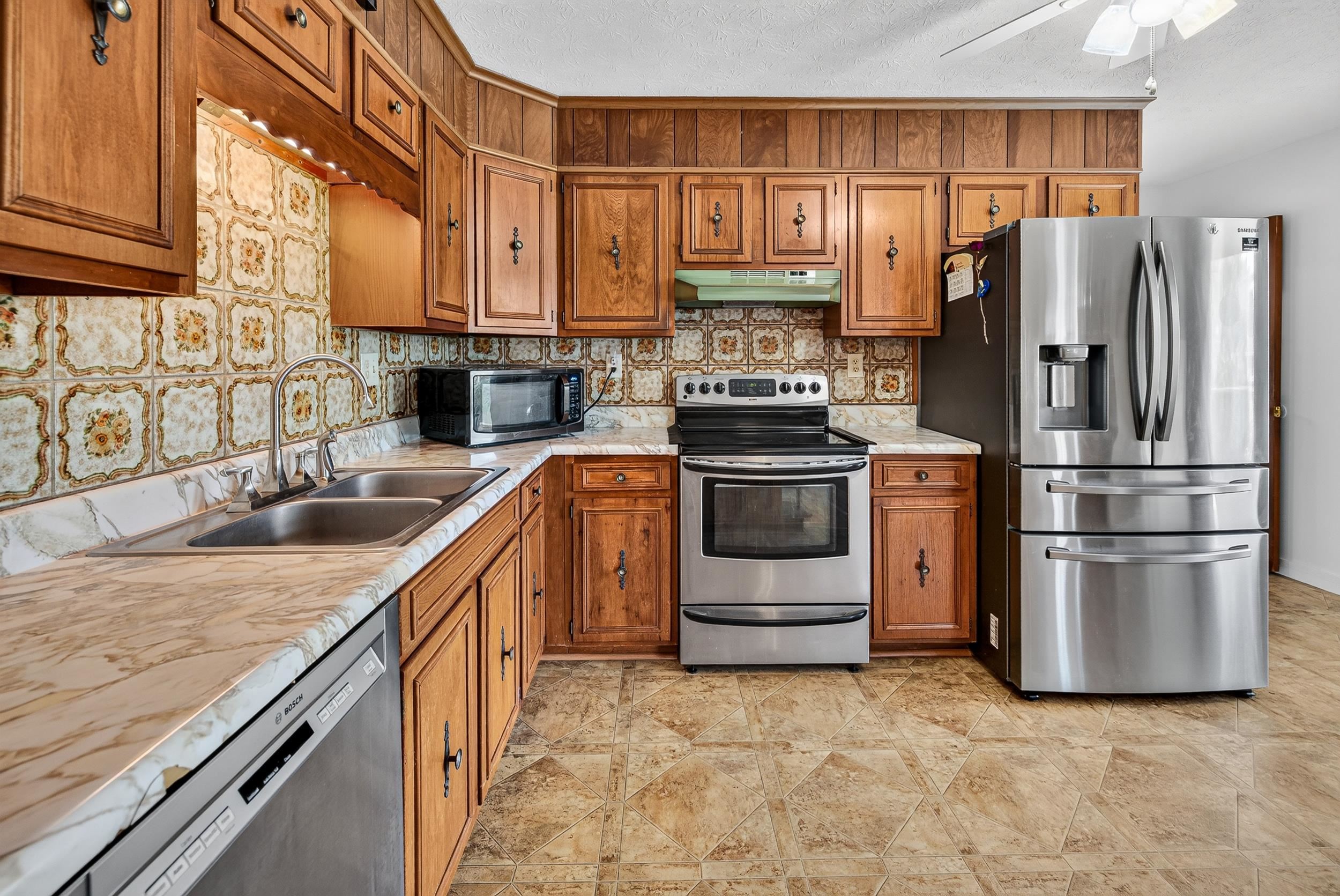 702 RITCHIE BLVD, STAUNTON, Virginia 24401, 5 Bedrooms Bedrooms, ,3 BathroomsBathrooms,Residential,702 RITCHIE BLVD,680381 MLS # 680381 702 RITCHIE BLVD, STAUNTON, Virginia 24401, 5 Bedrooms Bedrooms, ,3 BathroomsBathrooms,Residential,702 RITCHIE BLVD,680381 MLS # 680381