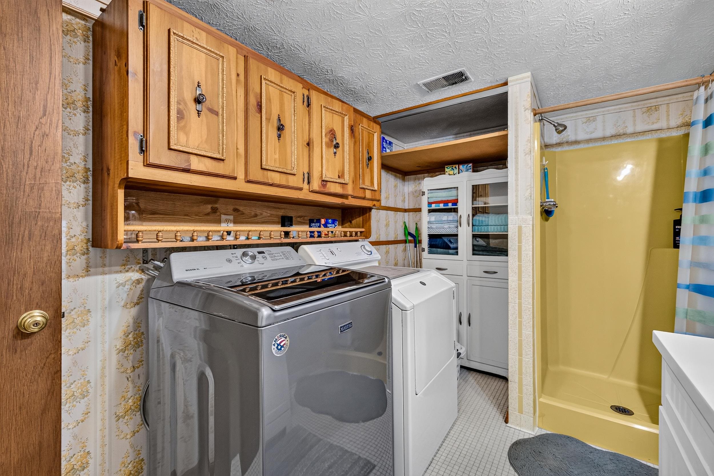 702 RITCHIE BLVD, STAUNTON, Virginia 24401, 5 Bedrooms Bedrooms, ,3 BathroomsBathrooms,Residential,702 RITCHIE BLVD,680381 MLS # 680381 702 RITCHIE BLVD, STAUNTON, Virginia 24401, 5 Bedrooms Bedrooms, ,3 BathroomsBathrooms,Residential,702 RITCHIE BLVD,680381 MLS # 680381