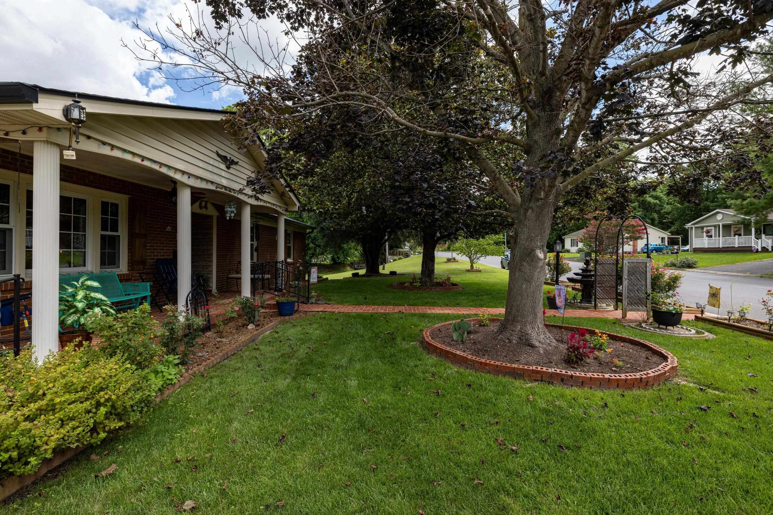 702 RITCHIE BLVD, STAUNTON, Virginia 24401, 5 Bedrooms Bedrooms, ,3 BathroomsBathrooms,Residential,702 RITCHIE BLVD,680381 MLS # 680381 702 RITCHIE BLVD, STAUNTON, Virginia 24401, 5 Bedrooms Bedrooms, ,3 BathroomsBathrooms,Residential,702 RITCHIE BLVD,680381 MLS # 680381