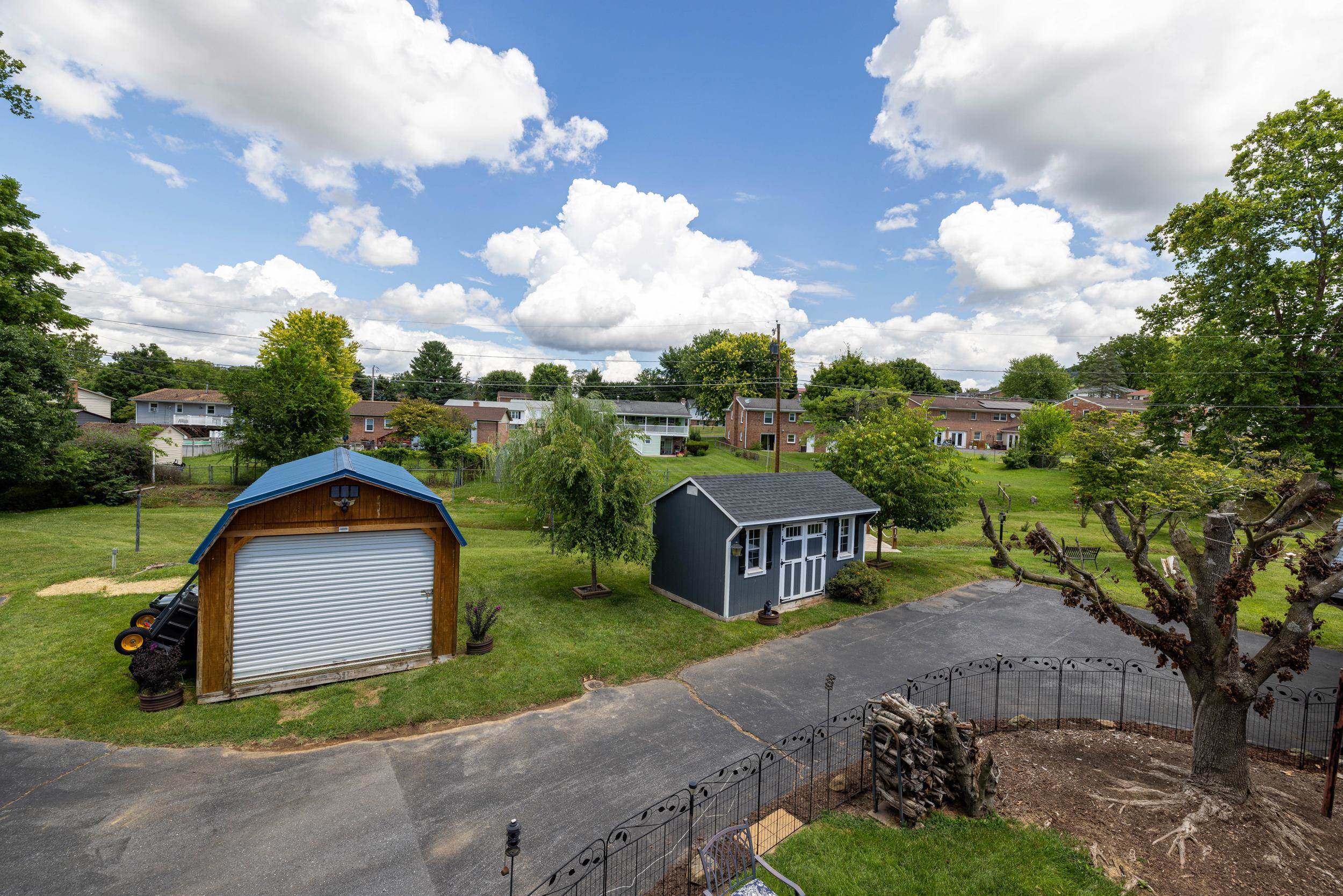 702 RITCHIE BLVD, STAUNTON, Virginia 24401, 5 Bedrooms Bedrooms, ,3 BathroomsBathrooms,Residential,702 RITCHIE BLVD,680381 MLS # 680381 702 RITCHIE BLVD, STAUNTON, Virginia 24401, 5 Bedrooms Bedrooms, ,3 BathroomsBathrooms,Residential,702 RITCHIE BLVD,680381 MLS # 680381
