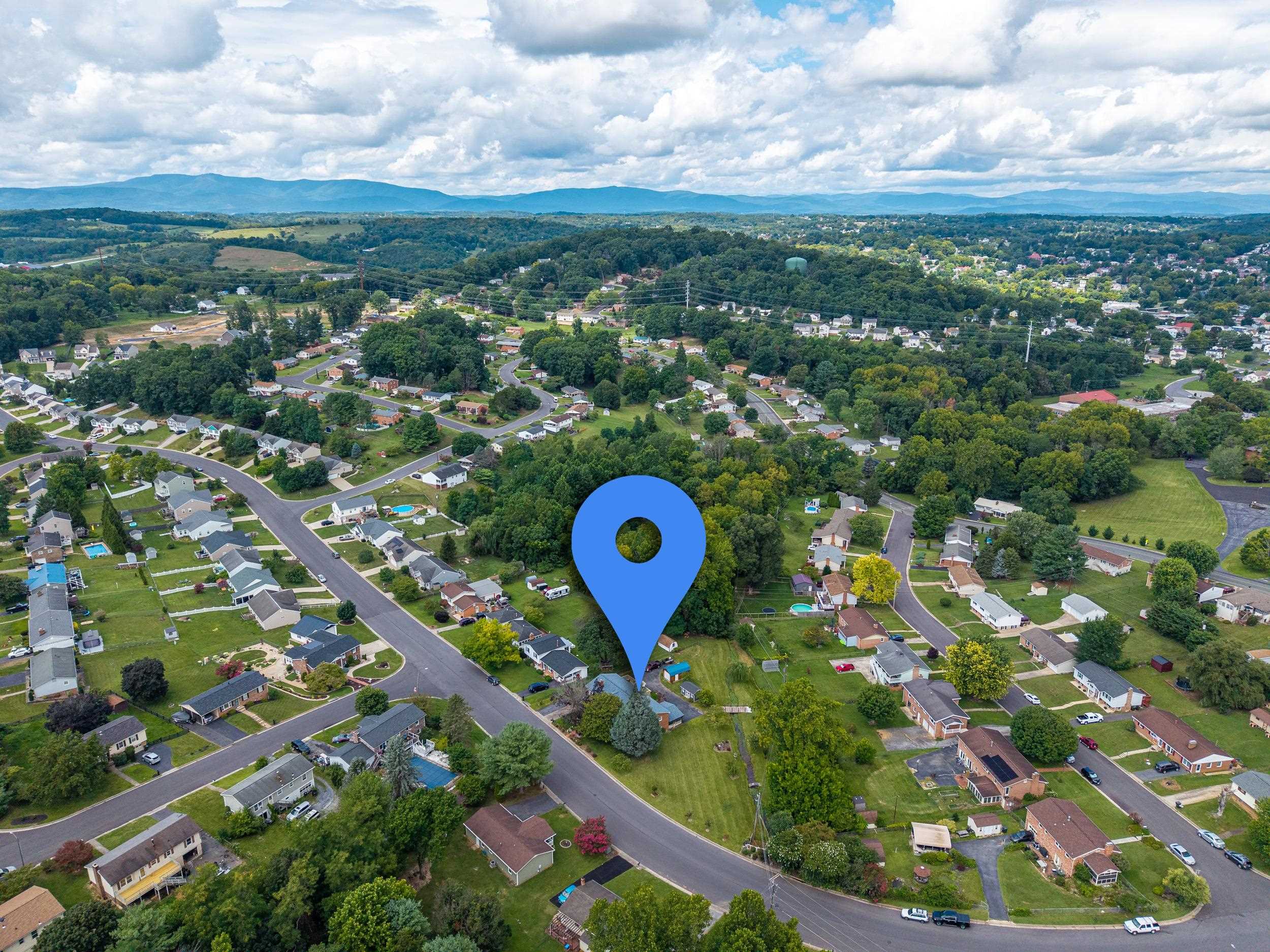 702 RITCHIE BLVD, STAUNTON, Virginia 24401, 5 Bedrooms Bedrooms, ,3 BathroomsBathrooms,Residential,702 RITCHIE BLVD,680381 MLS # 680381 702 RITCHIE BLVD, STAUNTON, Virginia 24401, 5 Bedrooms Bedrooms, ,3 BathroomsBathrooms,Residential,702 RITCHIE BLVD,680381 MLS # 680381