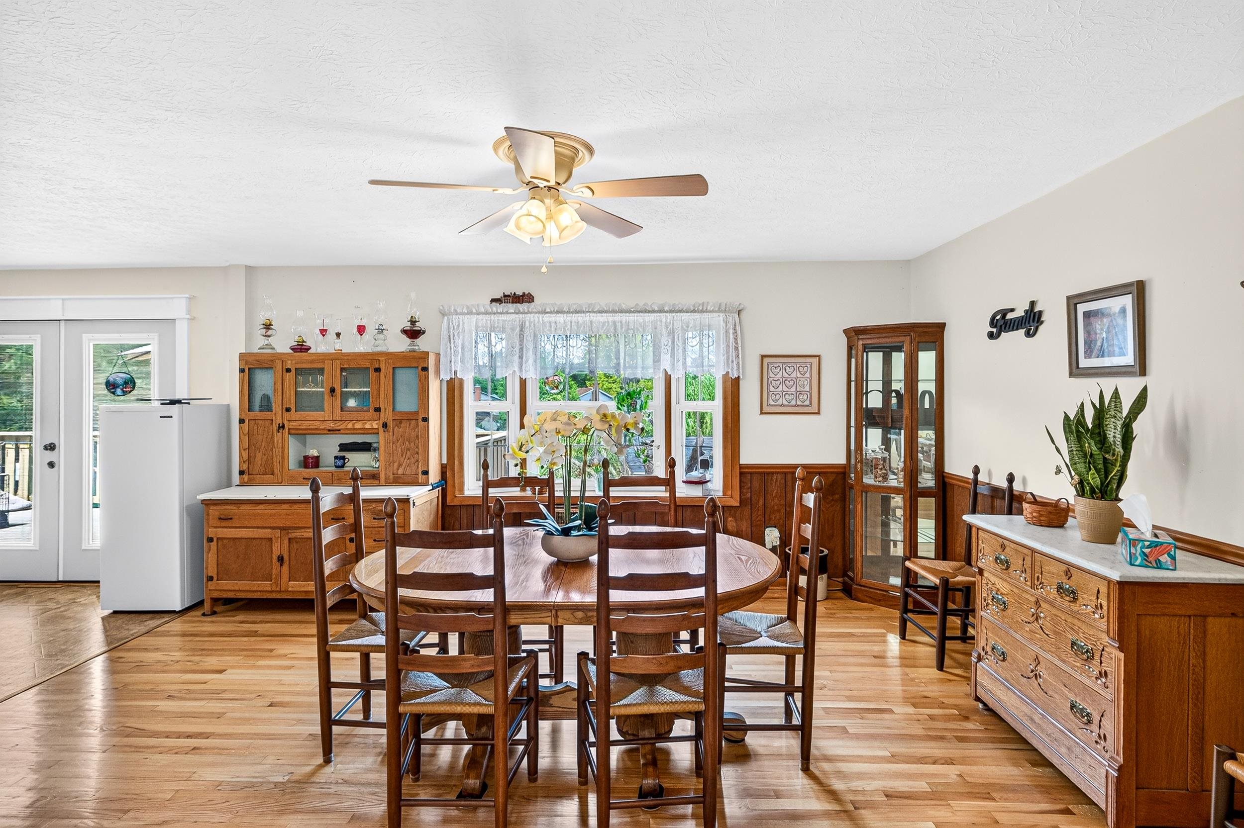 702 RITCHIE BLVD, STAUNTON, Virginia 24401, 5 Bedrooms Bedrooms, ,3 BathroomsBathrooms,Residential,702 RITCHIE BLVD,680381 MLS # 680381 702 RITCHIE BLVD, STAUNTON, Virginia 24401, 5 Bedrooms Bedrooms, ,3 BathroomsBathrooms,Residential,702 RITCHIE BLVD,680381 MLS # 680381
