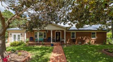 702 RITCHIE BLVD, STAUNTON, Virginia 24401, 5 Bedrooms Bedrooms, ,3 BathroomsBathrooms,Residential,702 RITCHIE BLVD,680381 MLS # 680381