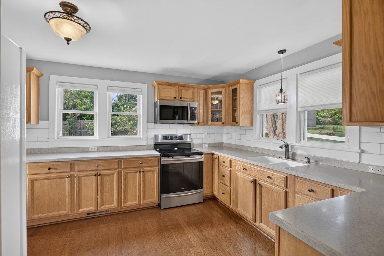 18 E PEABODY ST, STAUNTON, Virginia 24401, 4 Bedrooms Bedrooms, ,2 BathroomsBathrooms,Residential,18 E PEABODY ST,680390 MLS # 680390