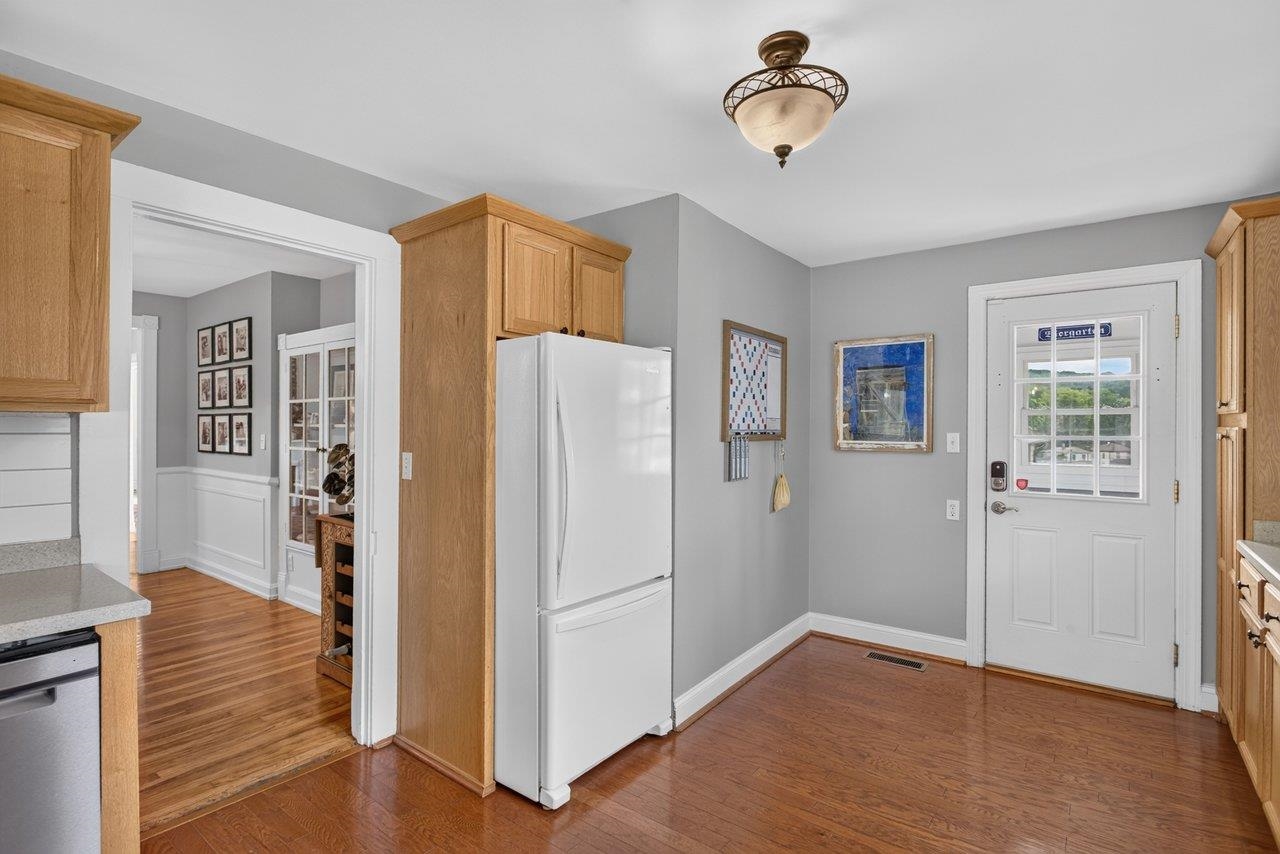 18 E PEABODY ST, STAUNTON, Virginia 24401, 4 Bedrooms Bedrooms, ,2 BathroomsBathrooms,Residential,18 E PEABODY ST,680390 MLS # 680390