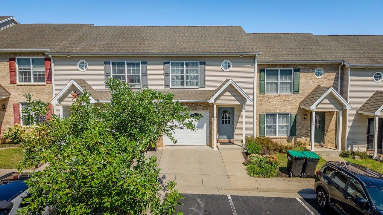 307 JOYCE DR, BRIDGEWATER, Virginia 22812, 3 Bedrooms Bedrooms, ,2 BathroomsBathrooms,Residential,307 JOYCE DR,680391 MLS # 680391