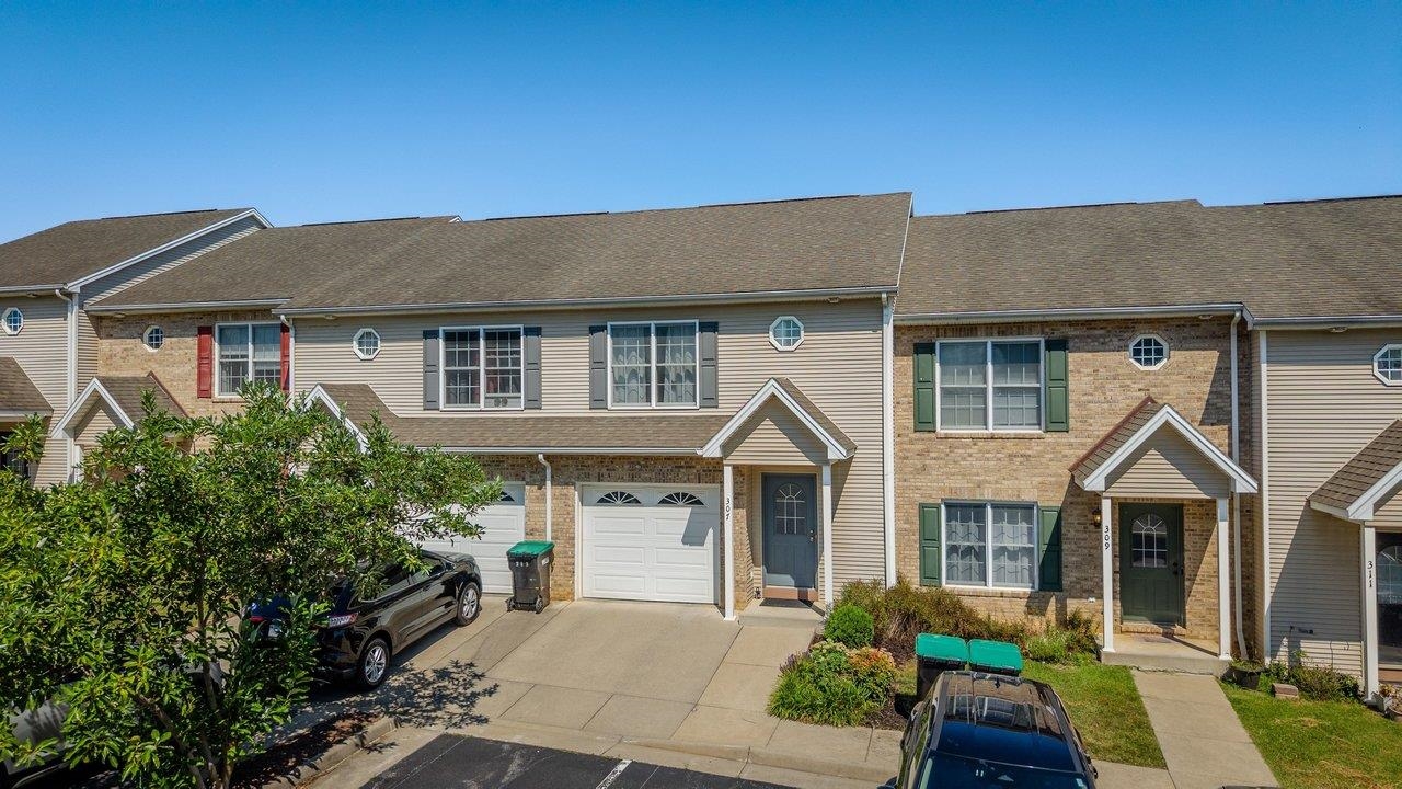 307 JOYCE DR, BRIDGEWATER, Virginia 22812, 3 Bedrooms Bedrooms, ,2 BathroomsBathrooms,Residential,307 JOYCE DR,680391 MLS # 680391