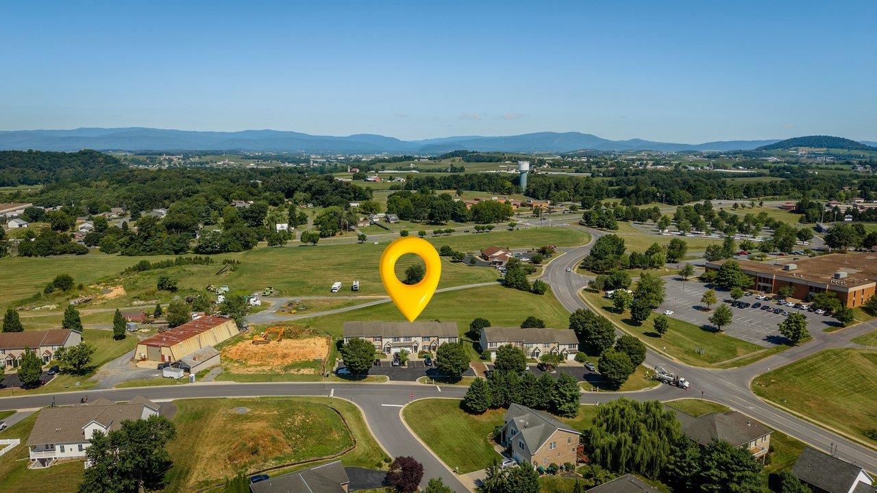 307 JOYCE DR, BRIDGEWATER, Virginia 22812, 3 Bedrooms Bedrooms, ,2 BathroomsBathrooms,Residential,307 JOYCE DR,680391 MLS # 680391