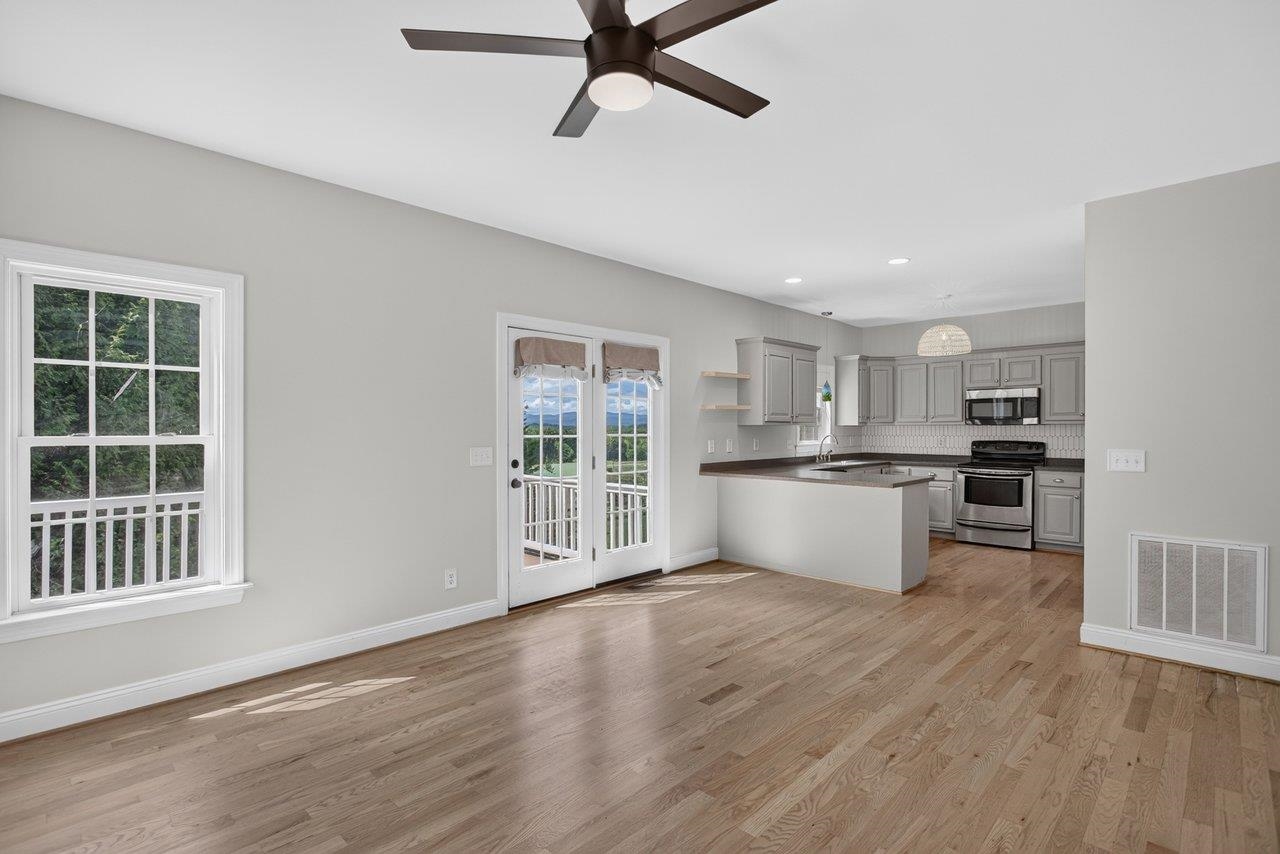 106 BELL CREEK DR, STAUNTON, Virginia 24401, 3 Bedrooms Bedrooms, ,2 BathroomsBathrooms,Residential,106 BELL CREEK DR,680392 MLS # 680392