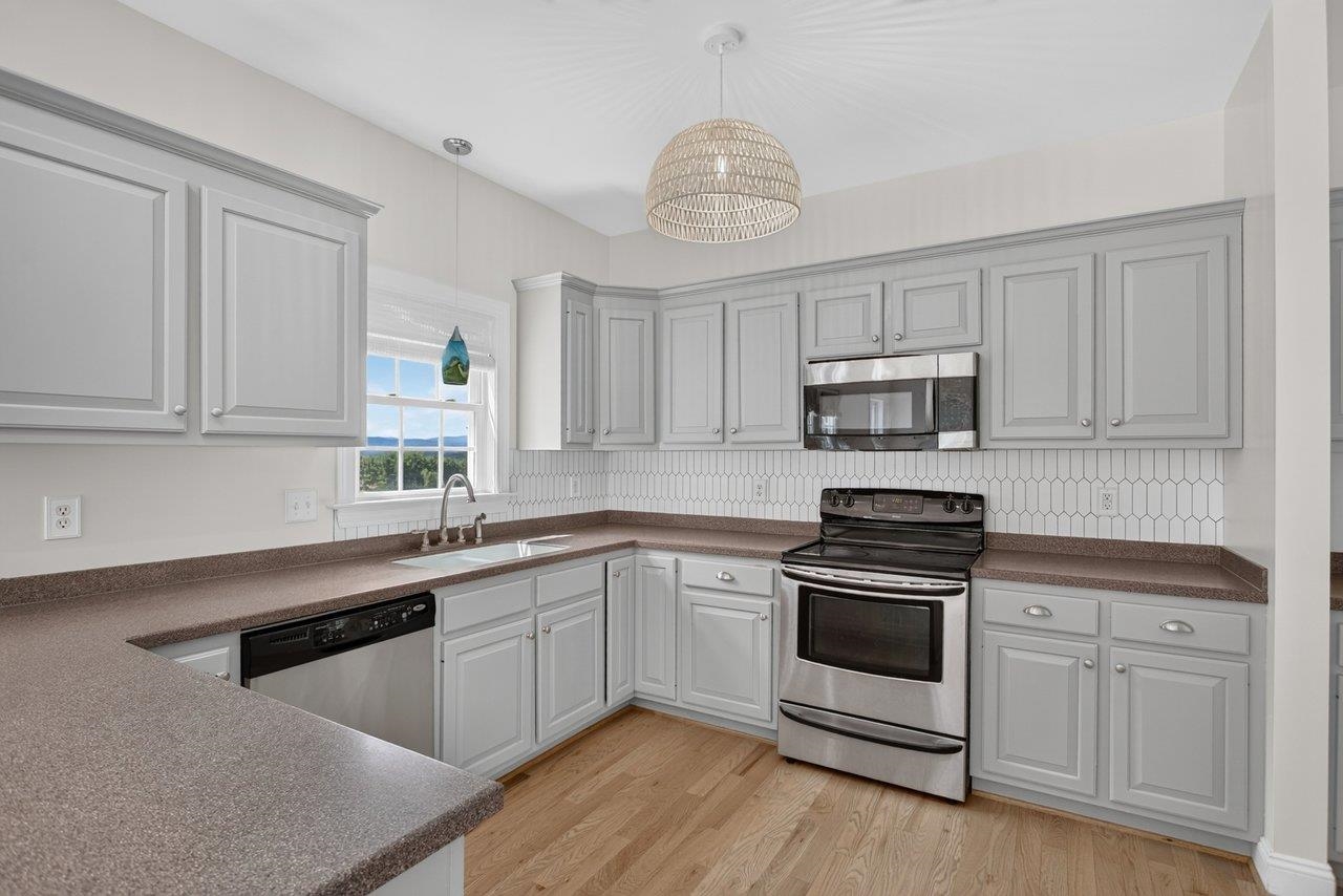 106 BELL CREEK DR, STAUNTON, Virginia 24401, 3 Bedrooms Bedrooms, ,2 BathroomsBathrooms,Residential,106 BELL CREEK DR,680392 MLS # 680392