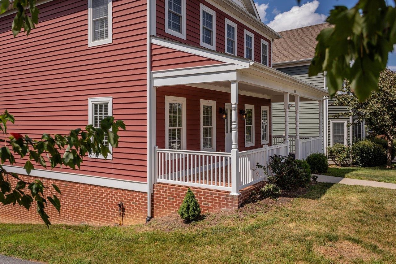 106 BELL CREEK DR, STAUNTON, Virginia 24401, 3 Bedrooms Bedrooms, ,2 BathroomsBathrooms,Residential,106 BELL CREEK DR,680392 MLS # 680392