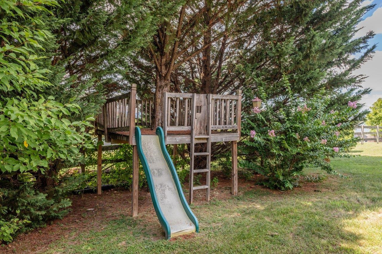 106 BELL CREEK DR, STAUNTON, Virginia 24401, 3 Bedrooms Bedrooms, ,2 BathroomsBathrooms,Residential,106 BELL CREEK DR,680392 MLS # 680392