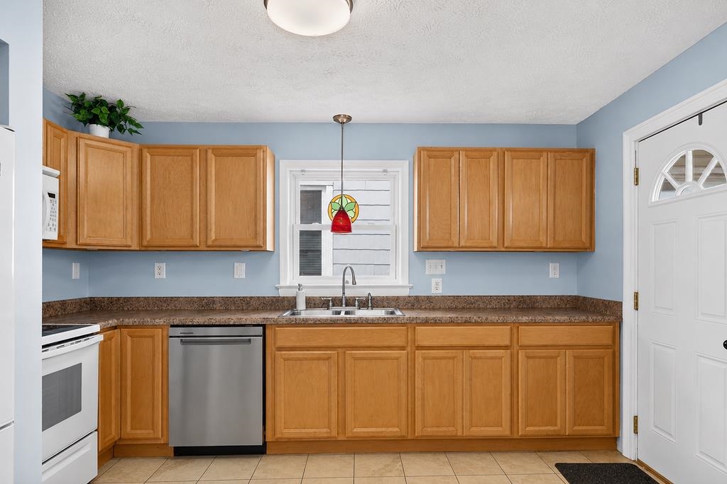 14 E PEABODY ST, STAUNTON, Virginia 24401, 3 Bedrooms Bedrooms, ,1 BathroomBathrooms,Residential,14 E PEABODY ST,680394 MLS # 680394 14 E PEABODY ST, STAUNTON, Virginia 24401, 3 Bedrooms Bedrooms, ,1 BathroomBathrooms,Residential,14 E PEABODY ST,680394 MLS # 680394
