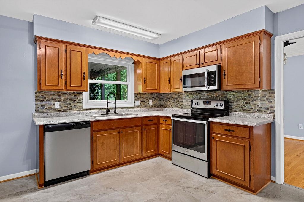 1215 PINEHURST RD, STAUNTON, Virginia 24401, 3 Bedrooms Bedrooms, ,2 BathroomsBathrooms,Residential,1215 PINEHURST RD,680395 MLS # 680395 1215 PINEHURST RD, STAUNTON, Virginia 24401, 3 Bedrooms Bedrooms, ,2 BathroomsBathrooms,Residential,1215 PINEHURST RD,680395 MLS # 680395