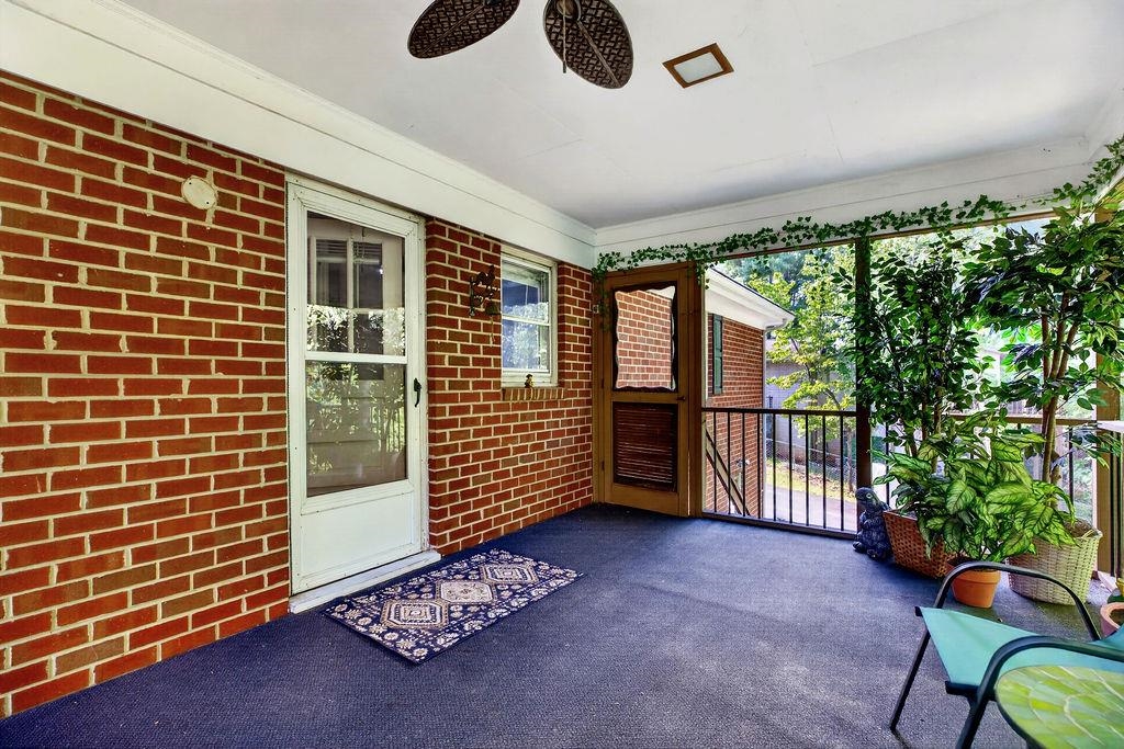 1215 PINEHURST RD, STAUNTON, Virginia 24401, 3 Bedrooms Bedrooms, ,2 BathroomsBathrooms,Residential,1215 PINEHURST RD,680395 MLS # 680395 1215 PINEHURST RD, STAUNTON, Virginia 24401, 3 Bedrooms Bedrooms, ,2 BathroomsBathrooms,Residential,1215 PINEHURST RD,680395 MLS # 680395