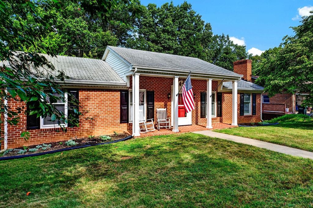 1215 PINEHURST RD, STAUNTON, Virginia 24401, 3 Bedrooms Bedrooms, ,2 BathroomsBathrooms,Residential,1215 PINEHURST RD,680395 MLS # 680395 1215 PINEHURST RD, STAUNTON, Virginia 24401, 3 Bedrooms Bedrooms, ,2 BathroomsBathrooms,Residential,1215 PINEHURST RD,680395 MLS # 680395