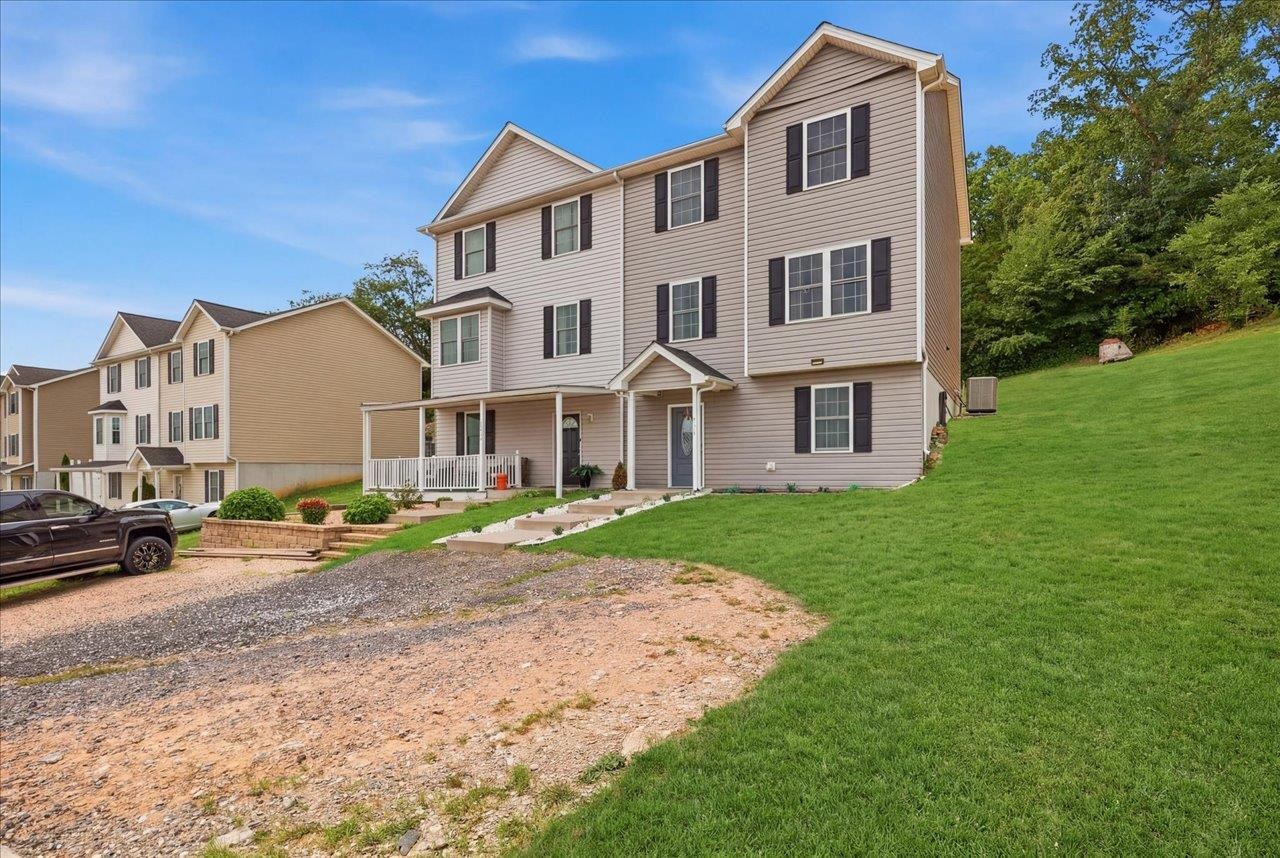 3206 HEBRON CT, ROCKINGHAM, Virginia 22801, 3 Bedrooms Bedrooms, ,2 BathroomsBathrooms,Residential,3206 HEBRON CT,680202 MLS # 680202 3206 HEBRON CT, ROCKINGHAM, Virginia 22801, 3 Bedrooms Bedrooms, ,2 BathroomsBathrooms,Residential,3206 HEBRON CT,680202 MLS # 680202