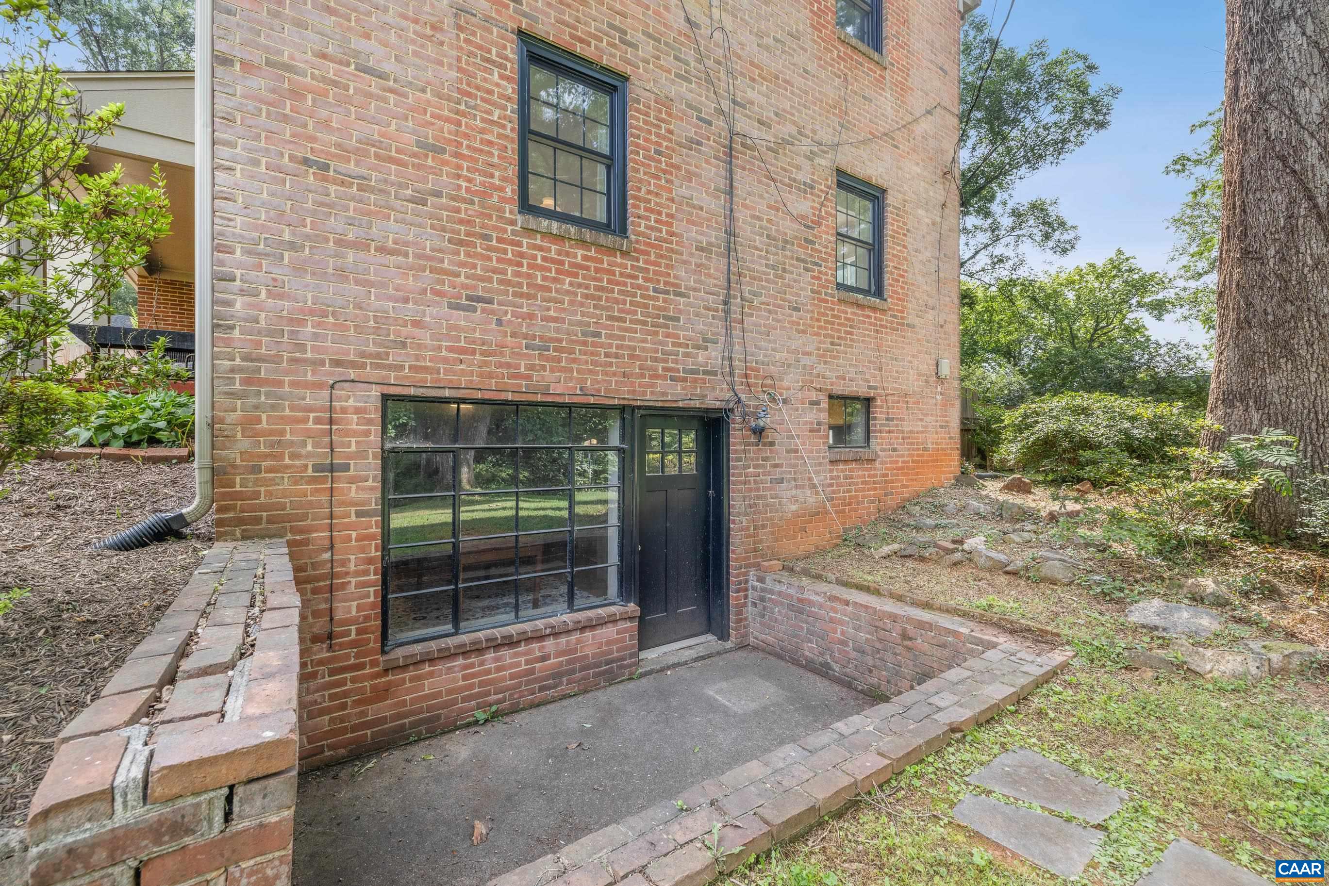 102 ANGUS CT, CHARLOTTESVILLE, Virginia 22901, 3 Bedrooms Bedrooms, ,2 BathroomsBathrooms,Residential,102 ANGUS CT,680281 MLS # 680281 102 ANGUS CT, CHARLOTTESVILLE, Virginia 22901, 3 Bedrooms Bedrooms, ,2 BathroomsBathrooms,Residential,102 ANGUS CT,680281 MLS # 680281