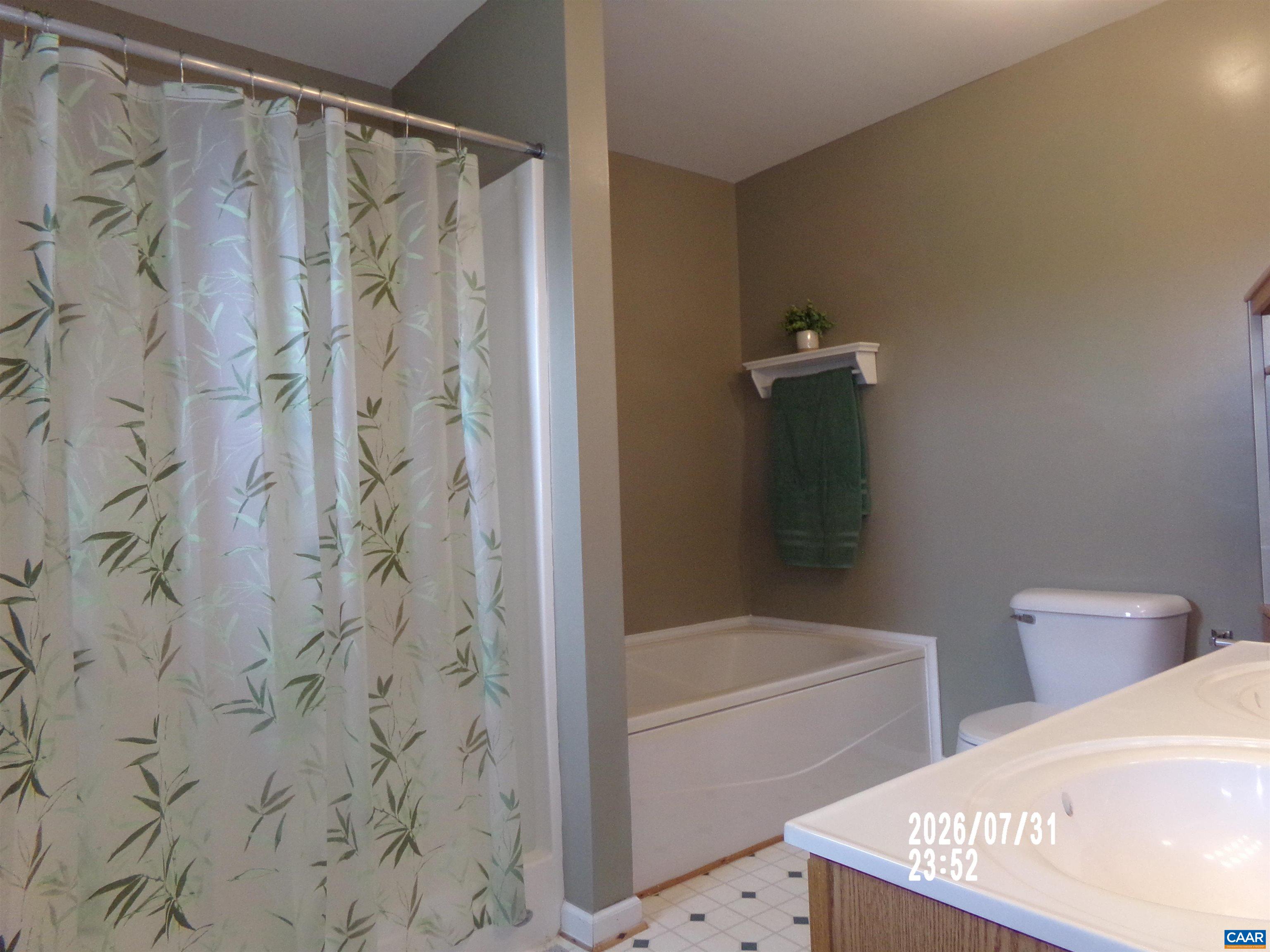 129 OAK VIEW RD, BARBOURSVILLE, Virginia 22923, 3 Bedrooms Bedrooms, ,2 BathroomsBathrooms,Residential,129 OAK VIEW RD,680407 MLS # 680407