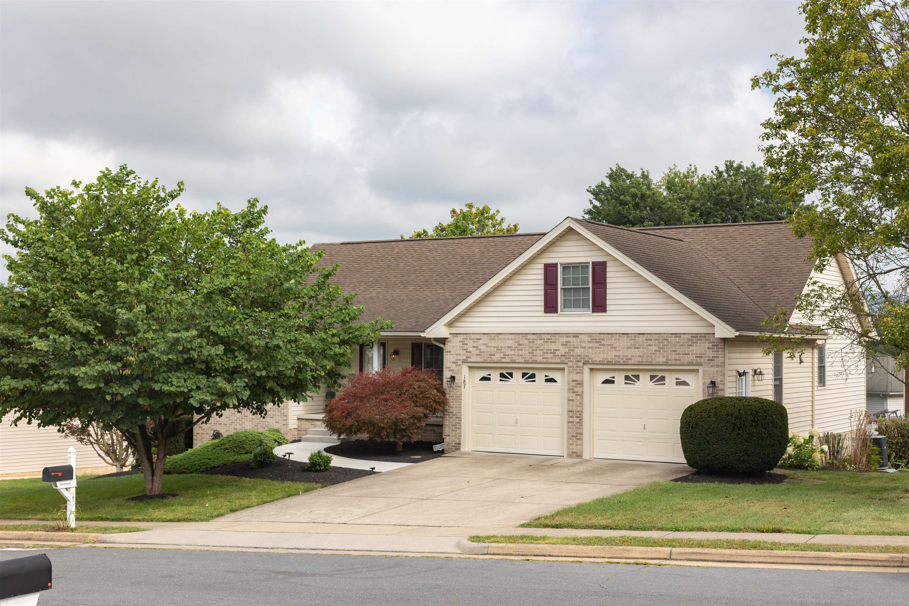 187 WALNUT DR, BROADWAY, Virginia 22815, 4 Bedrooms Bedrooms, ,3 BathroomsBathrooms,Residential,187 WALNUT DR,680418 MLS # 680418 187 WALNUT DR, BROADWAY, Virginia 22815, 4 Bedrooms Bedrooms, ,3 BathroomsBathrooms,Residential,187 WALNUT DR,680418 MLS # 680418