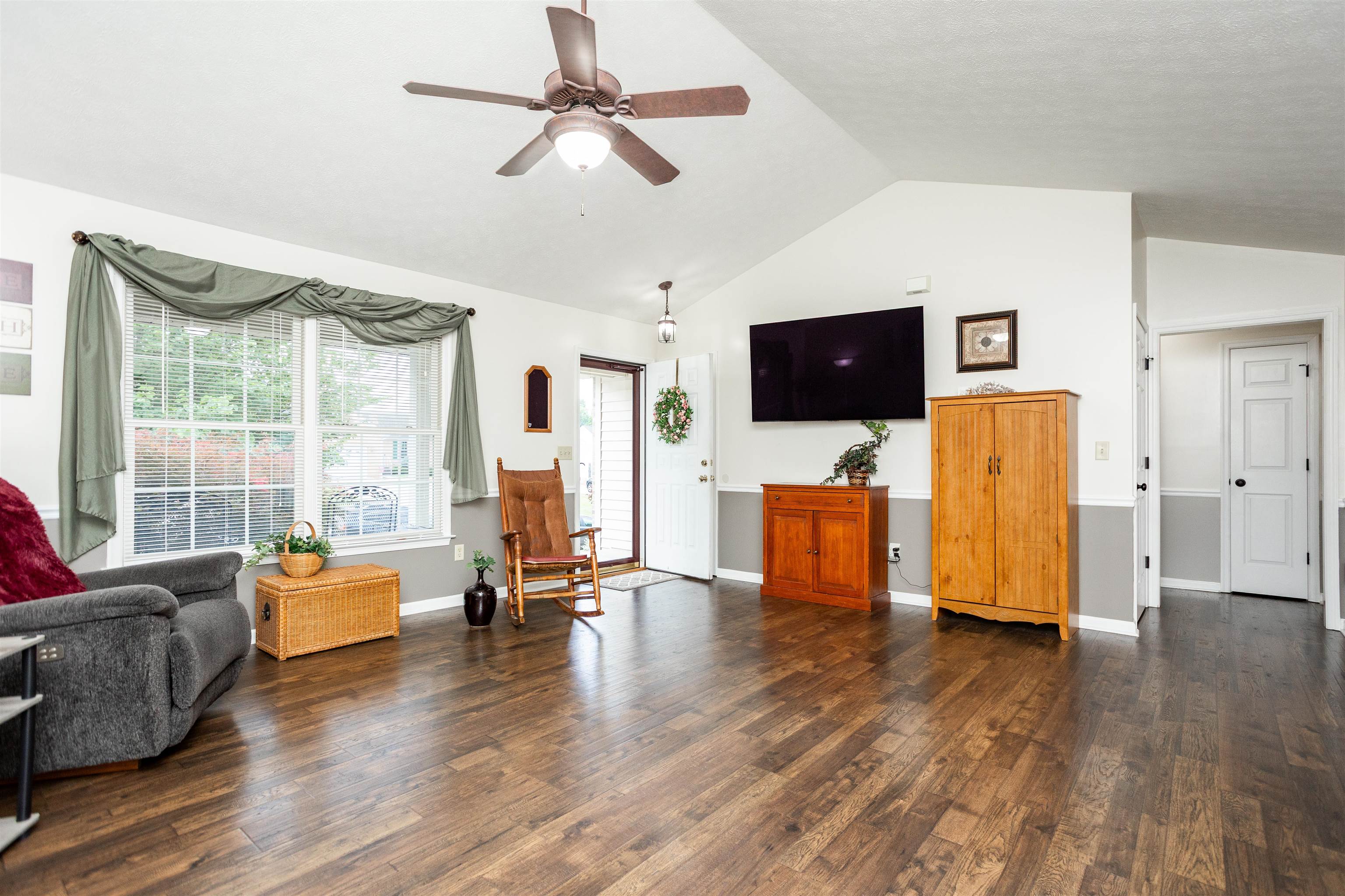 187 WALNUT DR, BROADWAY, Virginia 22815, 4 Bedrooms Bedrooms, ,3 BathroomsBathrooms,Residential,187 WALNUT DR,680418 MLS # 680418 187 WALNUT DR, BROADWAY, Virginia 22815, 4 Bedrooms Bedrooms, ,3 BathroomsBathrooms,Residential,187 WALNUT DR,680418 MLS # 680418
