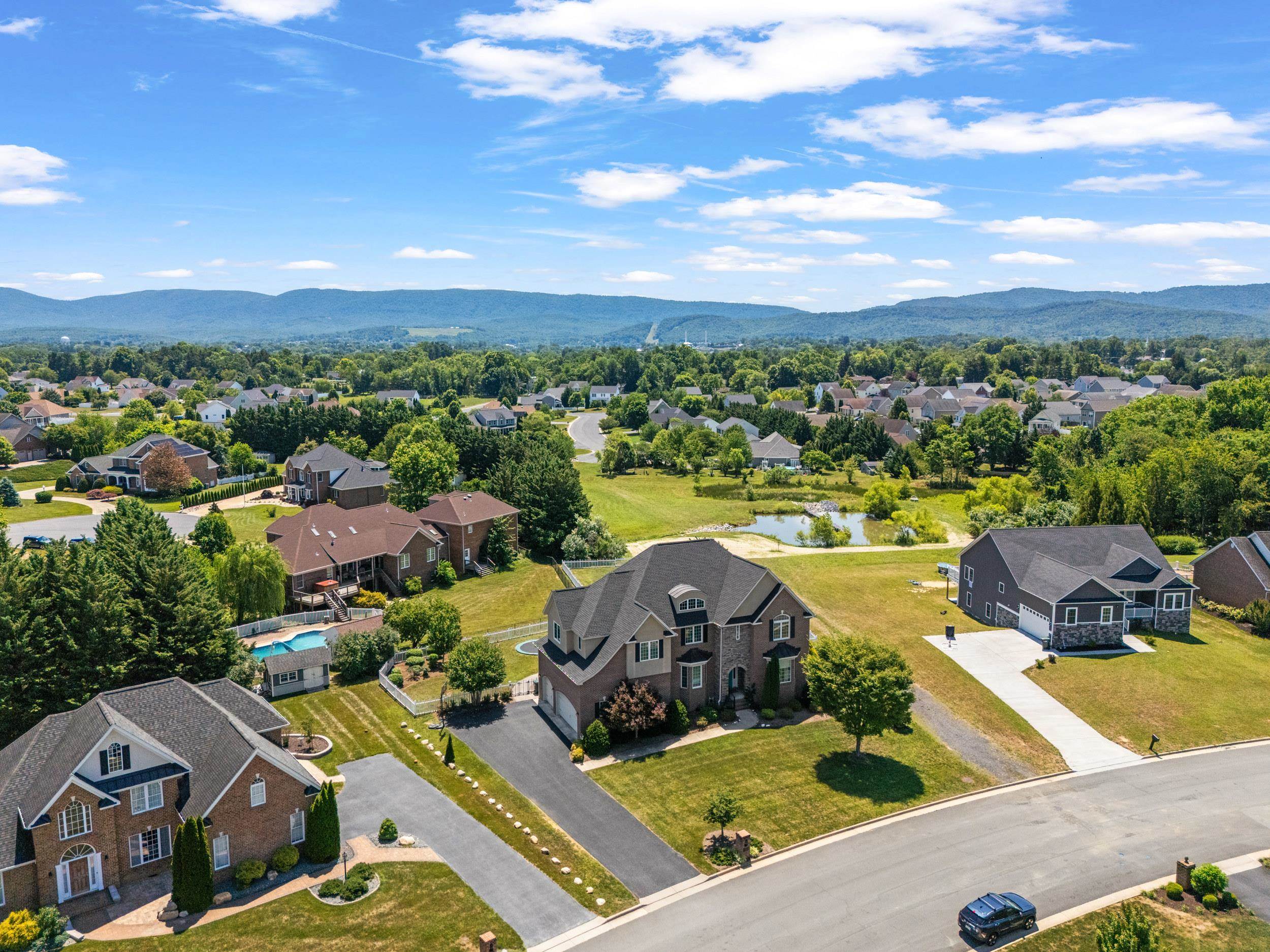 2420 VILLAGE DR, WAYNESBORO, Virginia 22980, 5 Bedrooms Bedrooms, ,4 BathroomsBathrooms,Residential,2420 VILLAGE DR,679899 MLS # 679899 2420 VILLAGE DR, WAYNESBORO, Virginia 22980, 5 Bedrooms Bedrooms, ,4 BathroomsBathrooms,Residential,2420 VILLAGE DR,679899 MLS # 679899