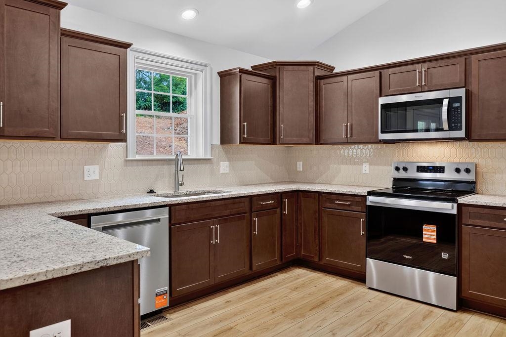 206 LANGLEY DR, WAYNESBORO, Virginia 22980, 3 Bedrooms Bedrooms, ,2 BathroomsBathrooms,Residential,Eliza,206 LANGLEY DR,680429 MLS # 680429 206 LANGLEY DR, WAYNESBORO, Virginia 22980, 3 Bedrooms Bedrooms, ,2 BathroomsBathrooms,Residential,Eliza,206 LANGLEY DR,680429 MLS # 680429