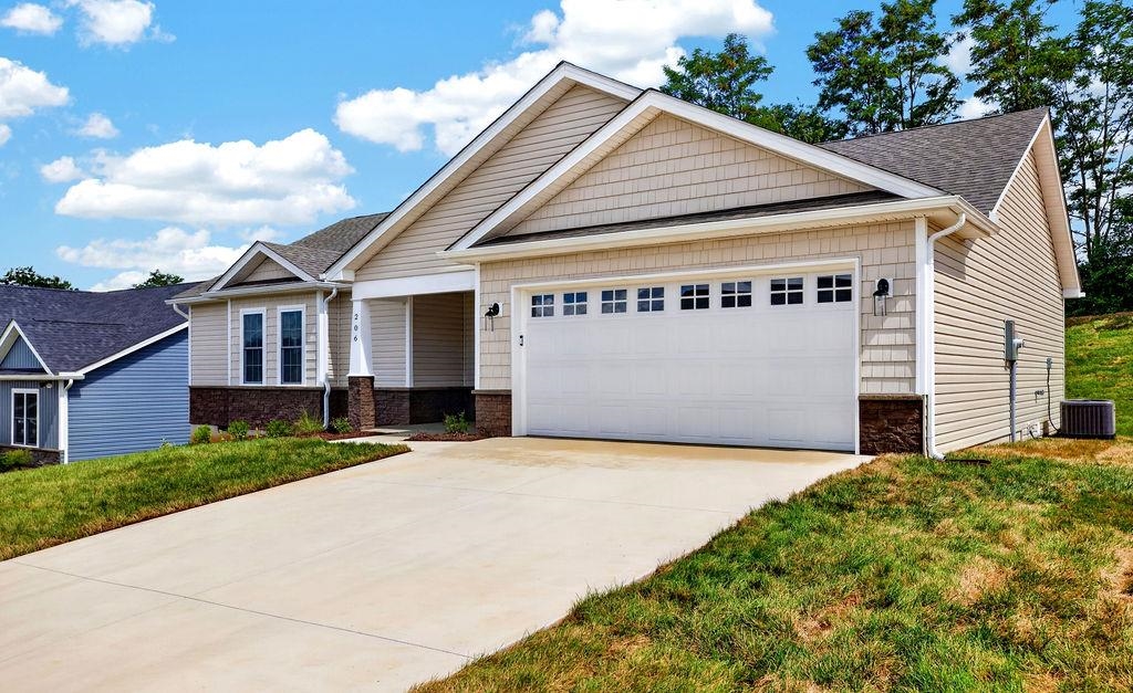 206 LANGLEY DR, WAYNESBORO, Virginia 22980, 3 Bedrooms Bedrooms, ,2 BathroomsBathrooms,Residential,Eliza,206 LANGLEY DR,680429 MLS # 680429 206 LANGLEY DR, WAYNESBORO, Virginia 22980, 3 Bedrooms Bedrooms, ,2 BathroomsBathrooms,Residential,Eliza,206 LANGLEY DR,680429 MLS # 680429