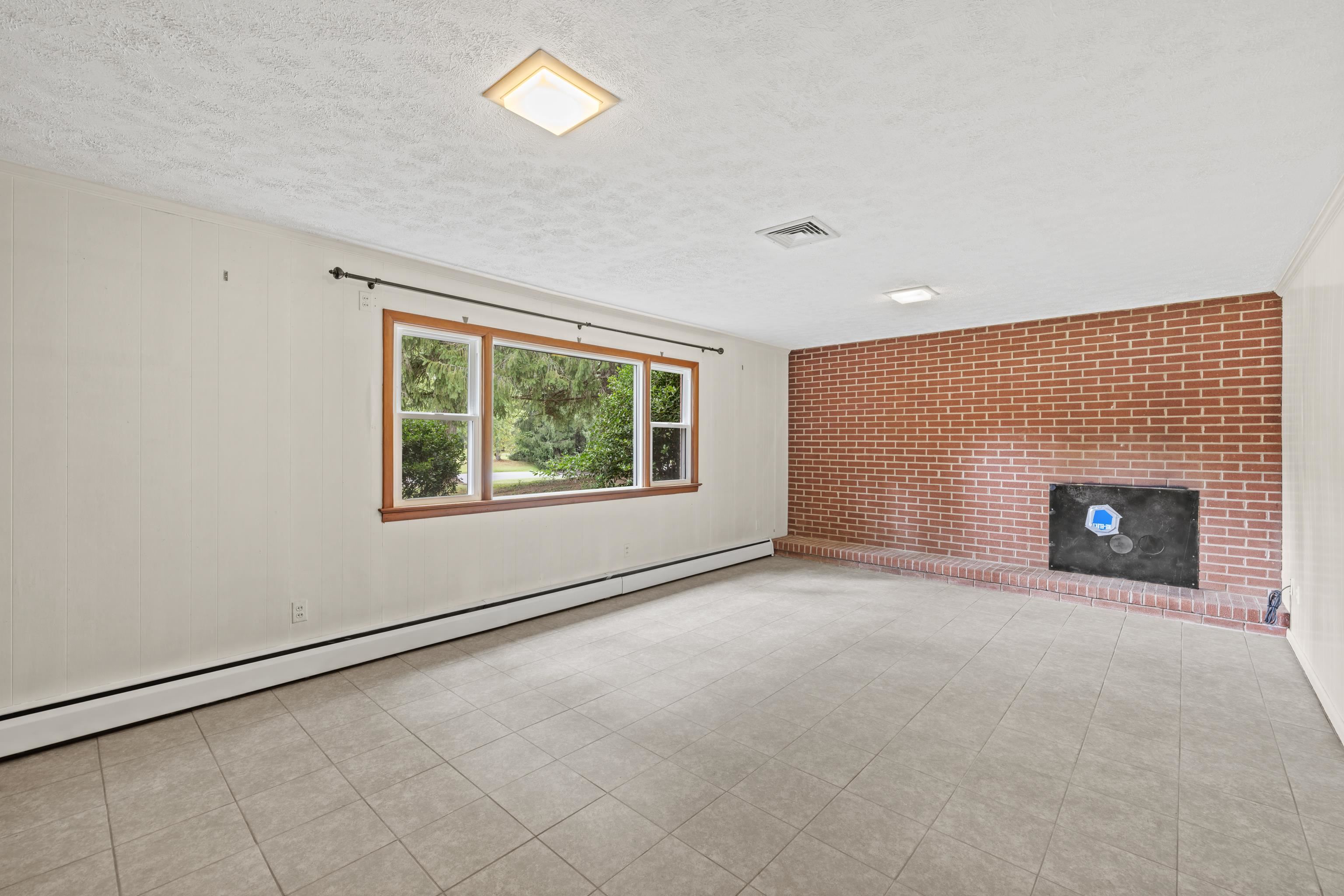 333 SHORE RD, WAYNESBORO, Virginia 22980, 5 Bedrooms Bedrooms, ,2 BathroomsBathrooms,Residential,333 SHORE RD,680431 MLS # 680431